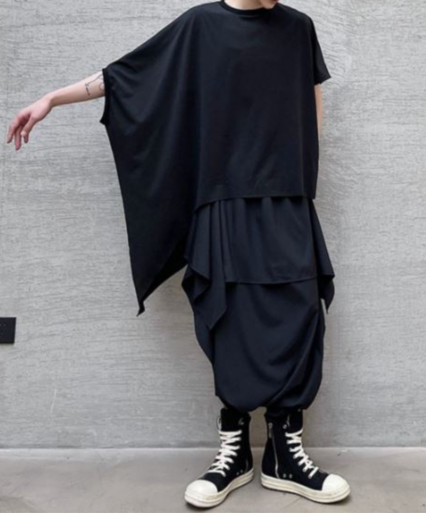 dark irregular hem short t-shirt EN861