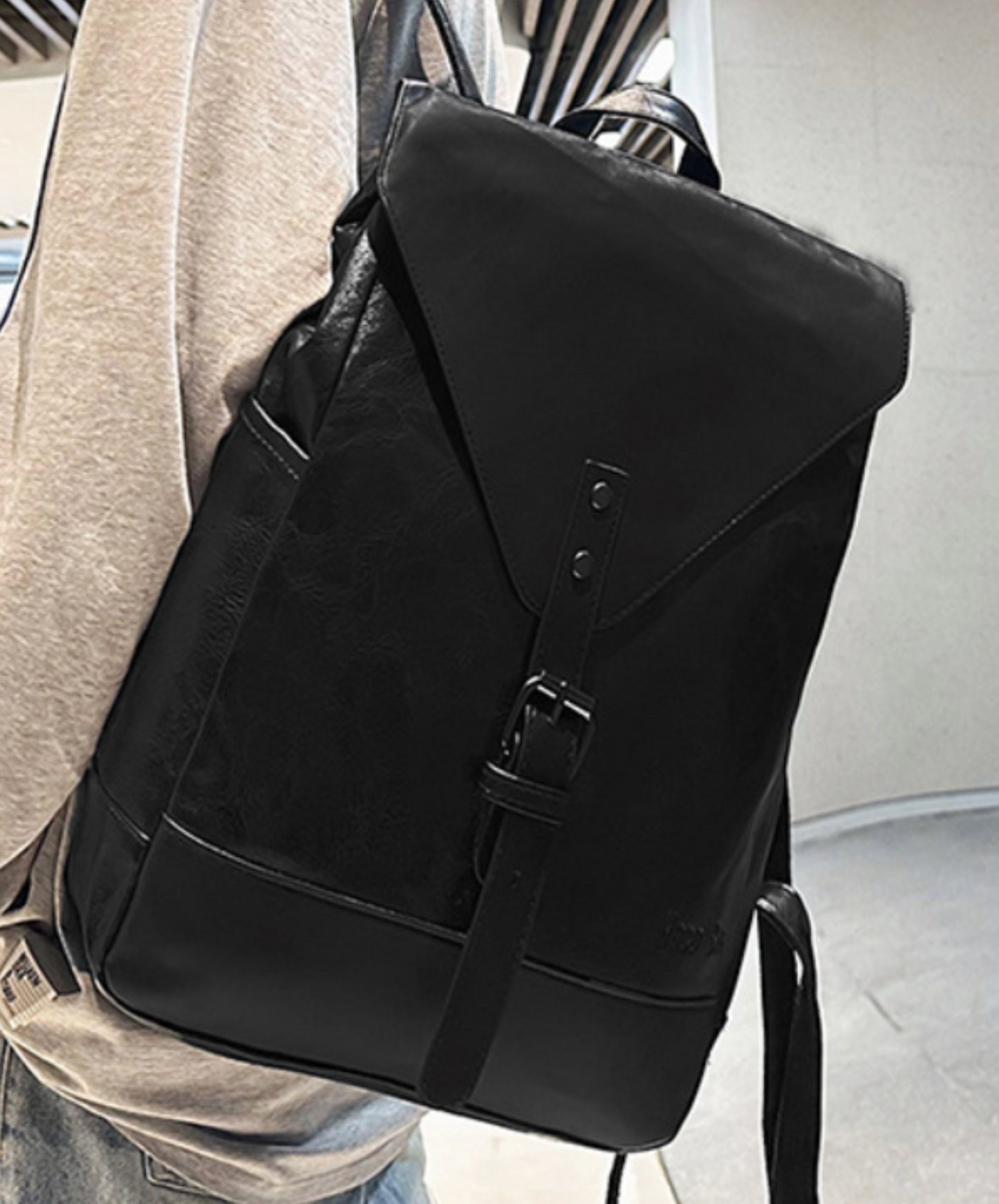 realistic textured triangular flap backpack bag EN2106