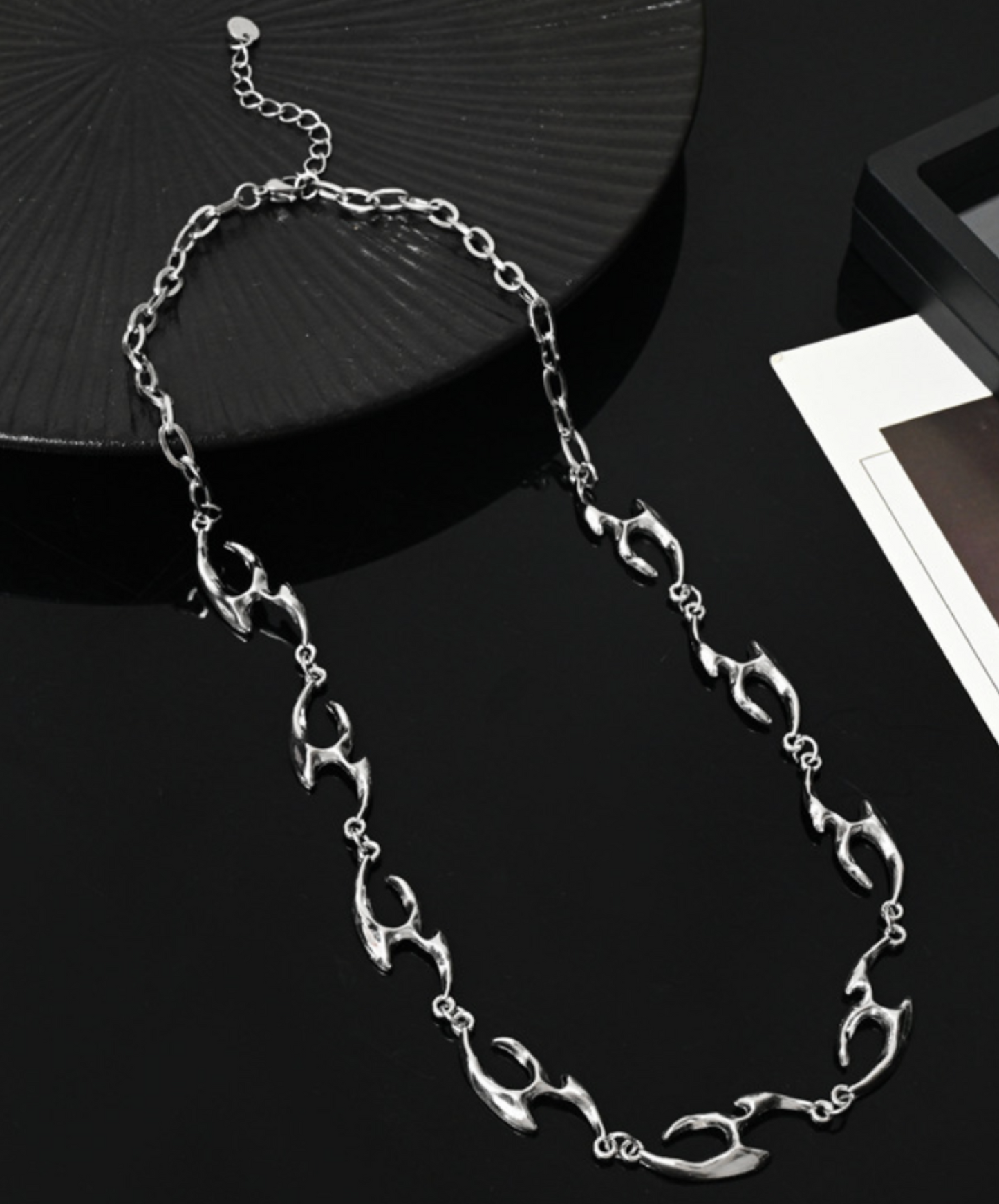 the continuing tides necklace EN2662