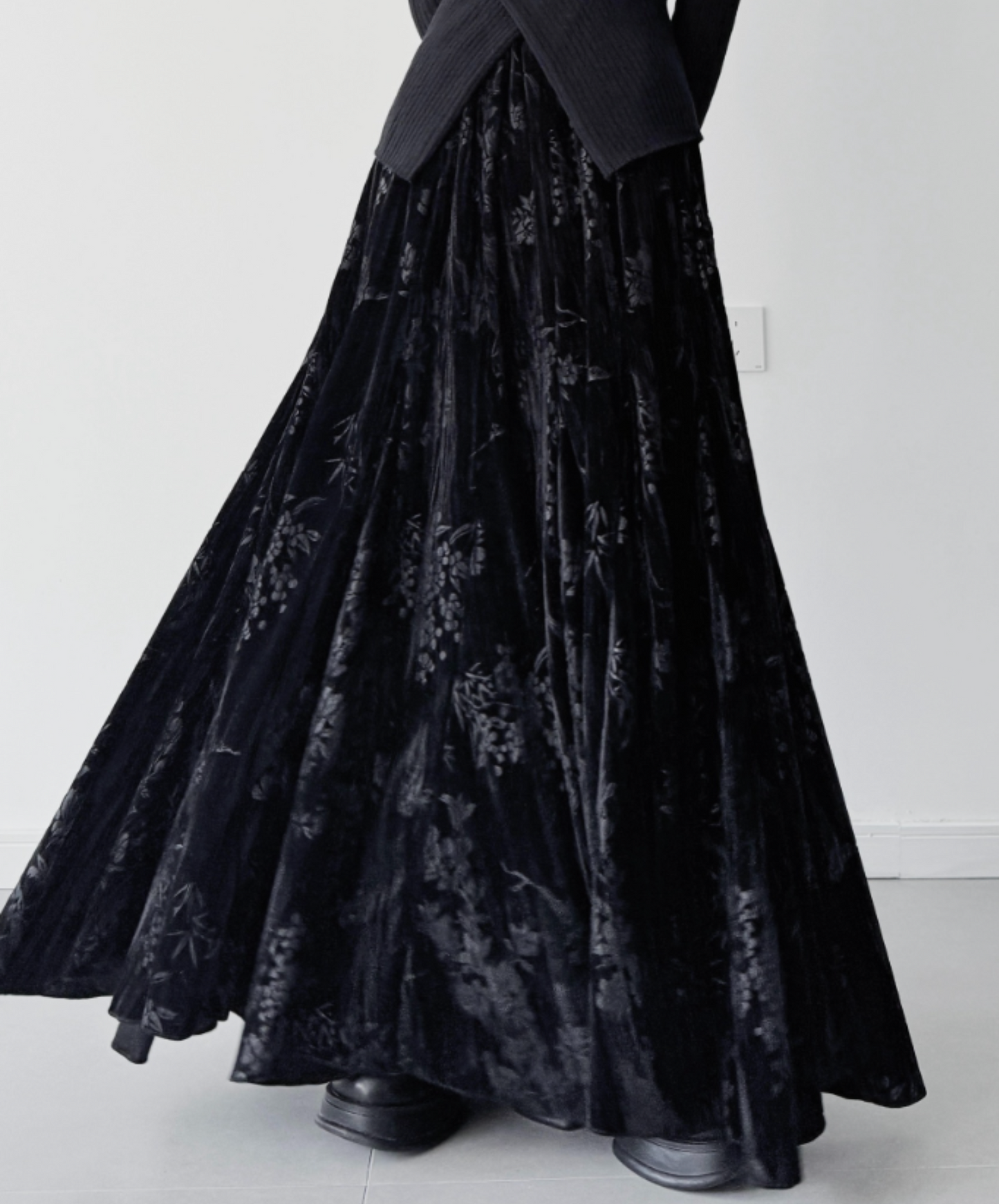 dark chinese style velvet print skirt EN2121