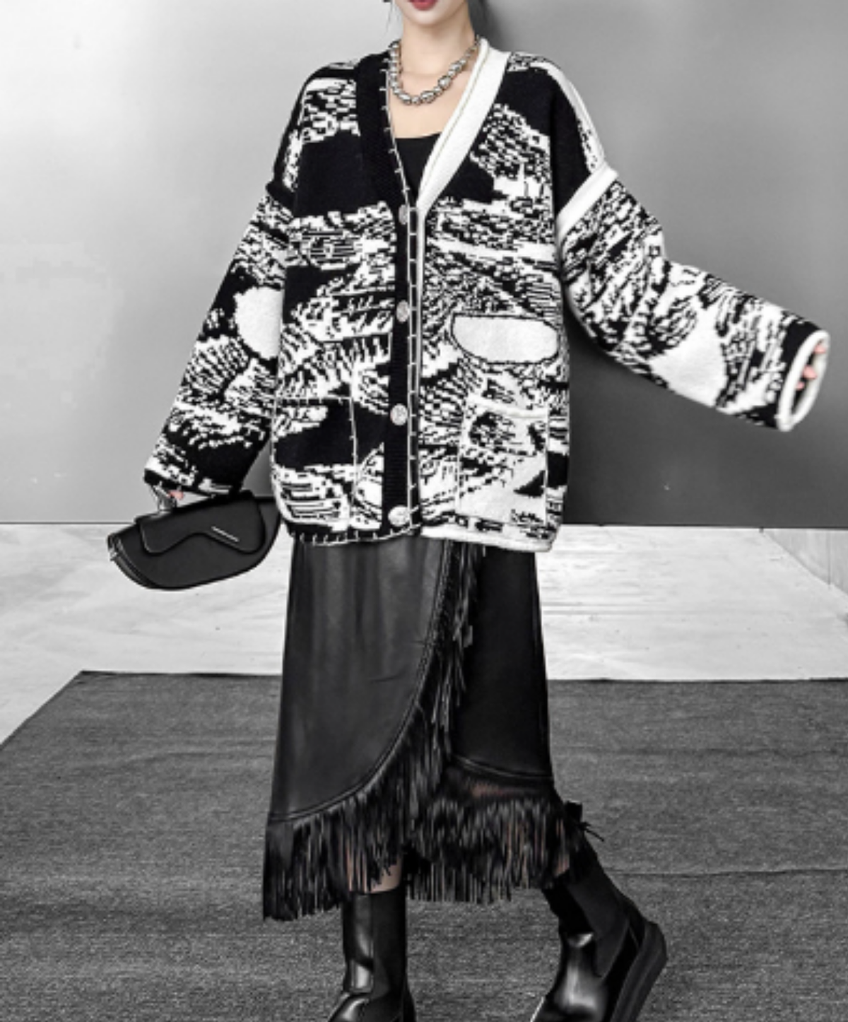 oversized design with spliced paneling cardigan EN3156