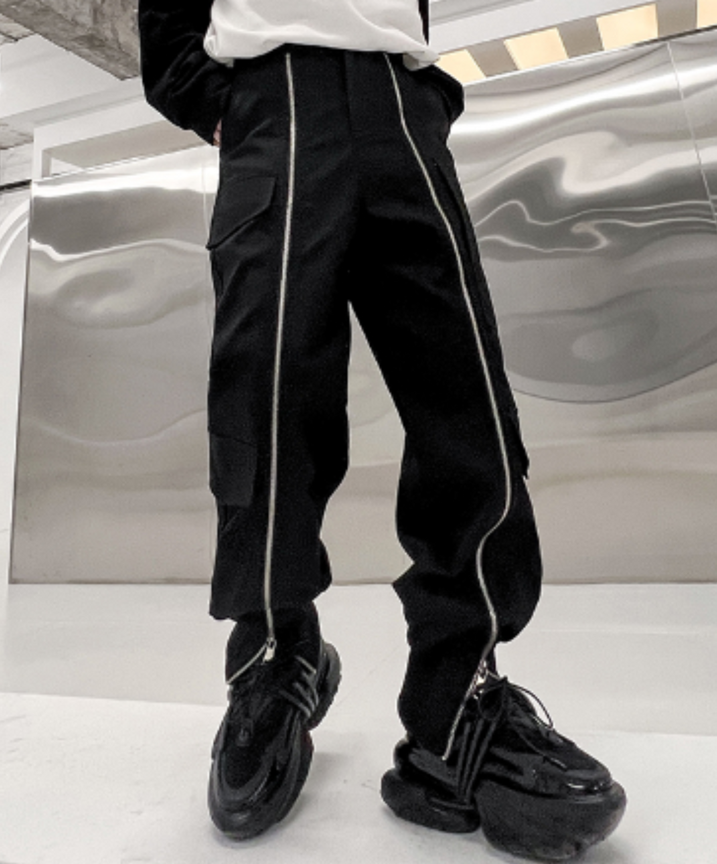 dark zip up cargo pants EN1351