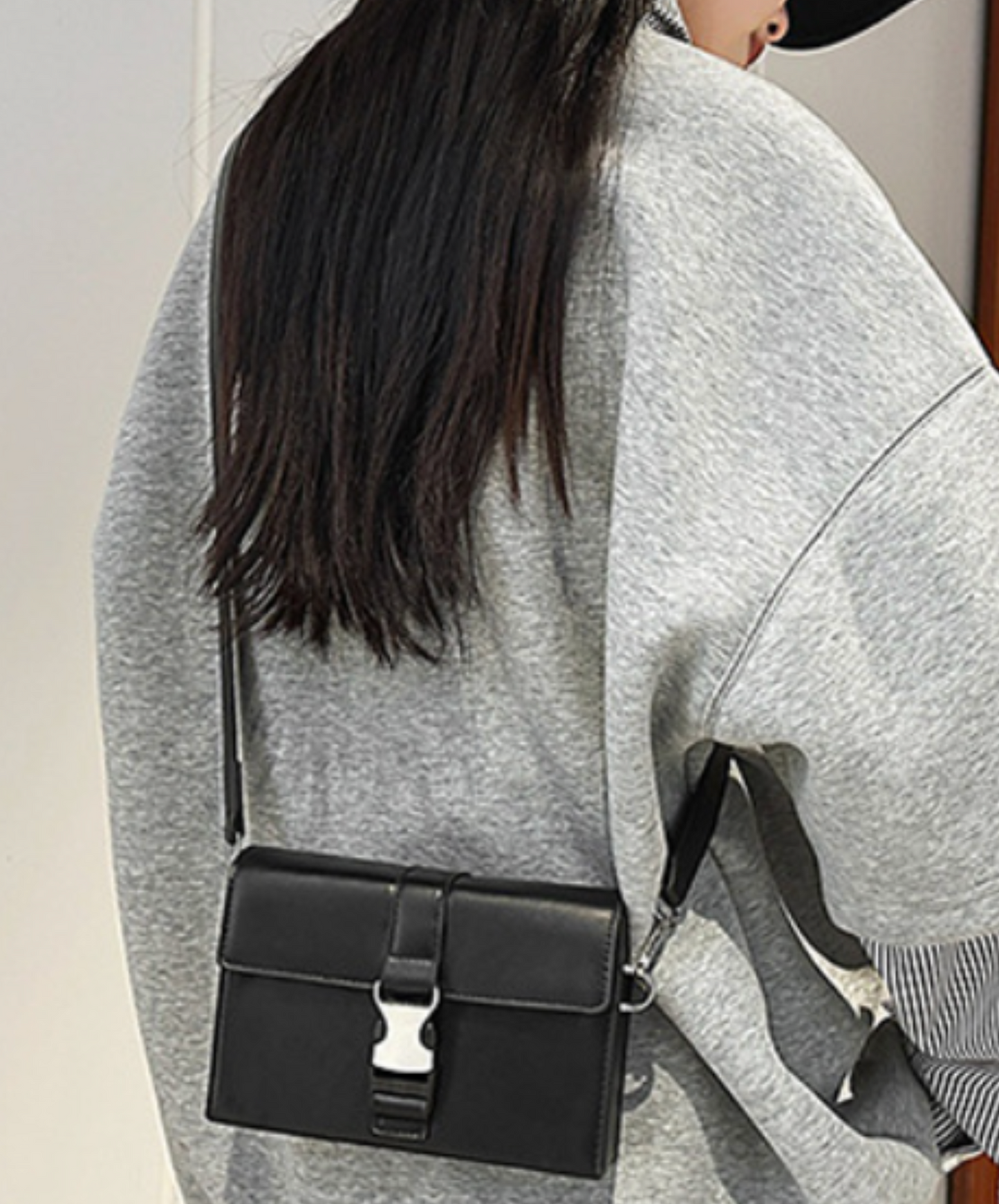 metal buckle square shoulder bag EN2103