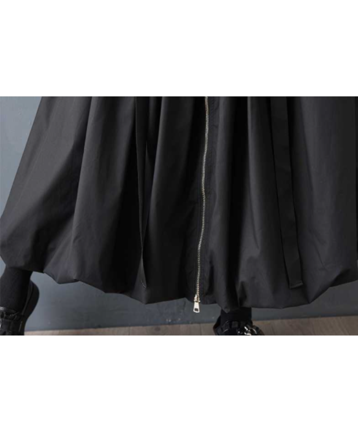 high-waisted casual style with a zipper skirt EN3068