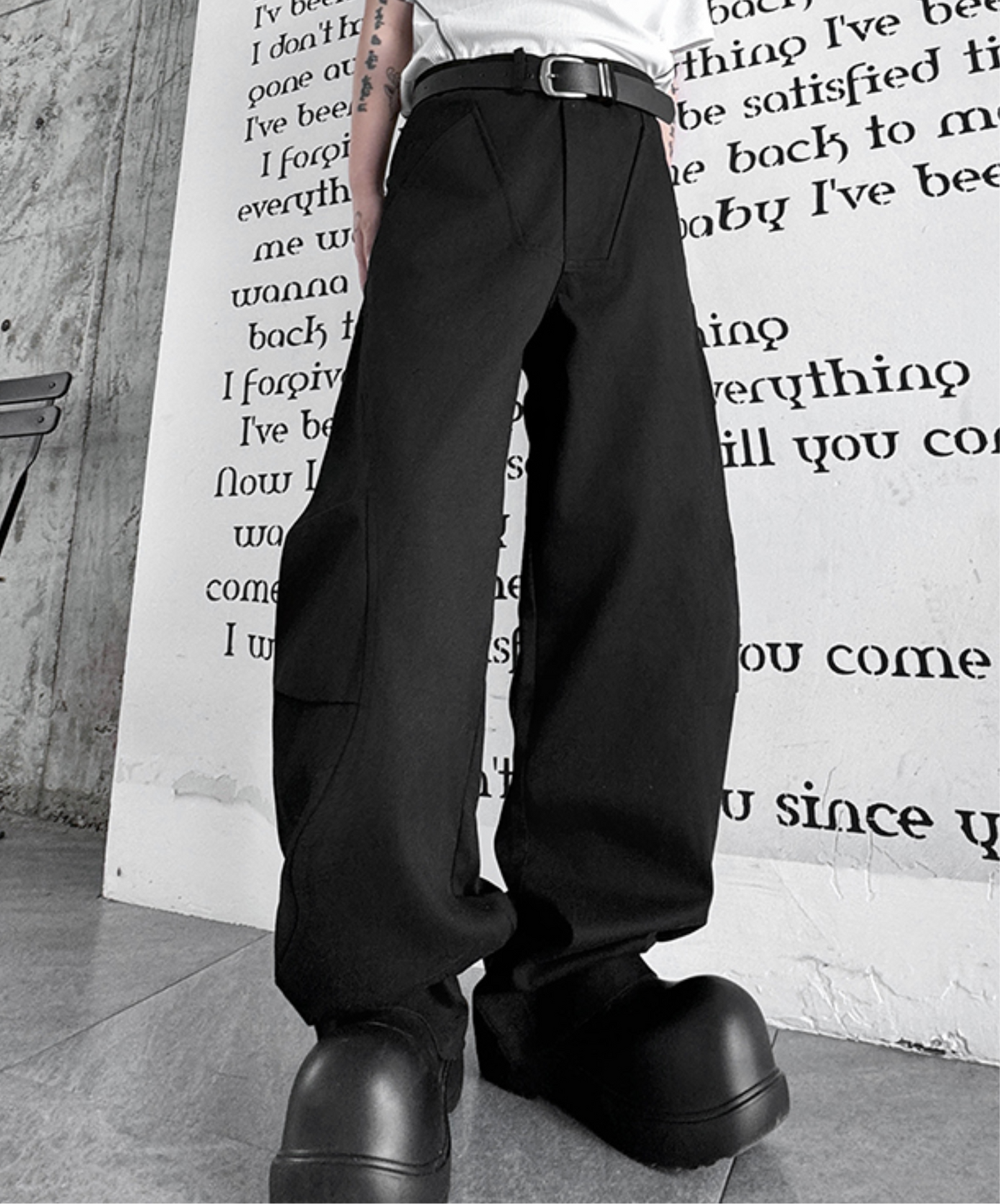 dark special curved silhouette wide pants EN2363