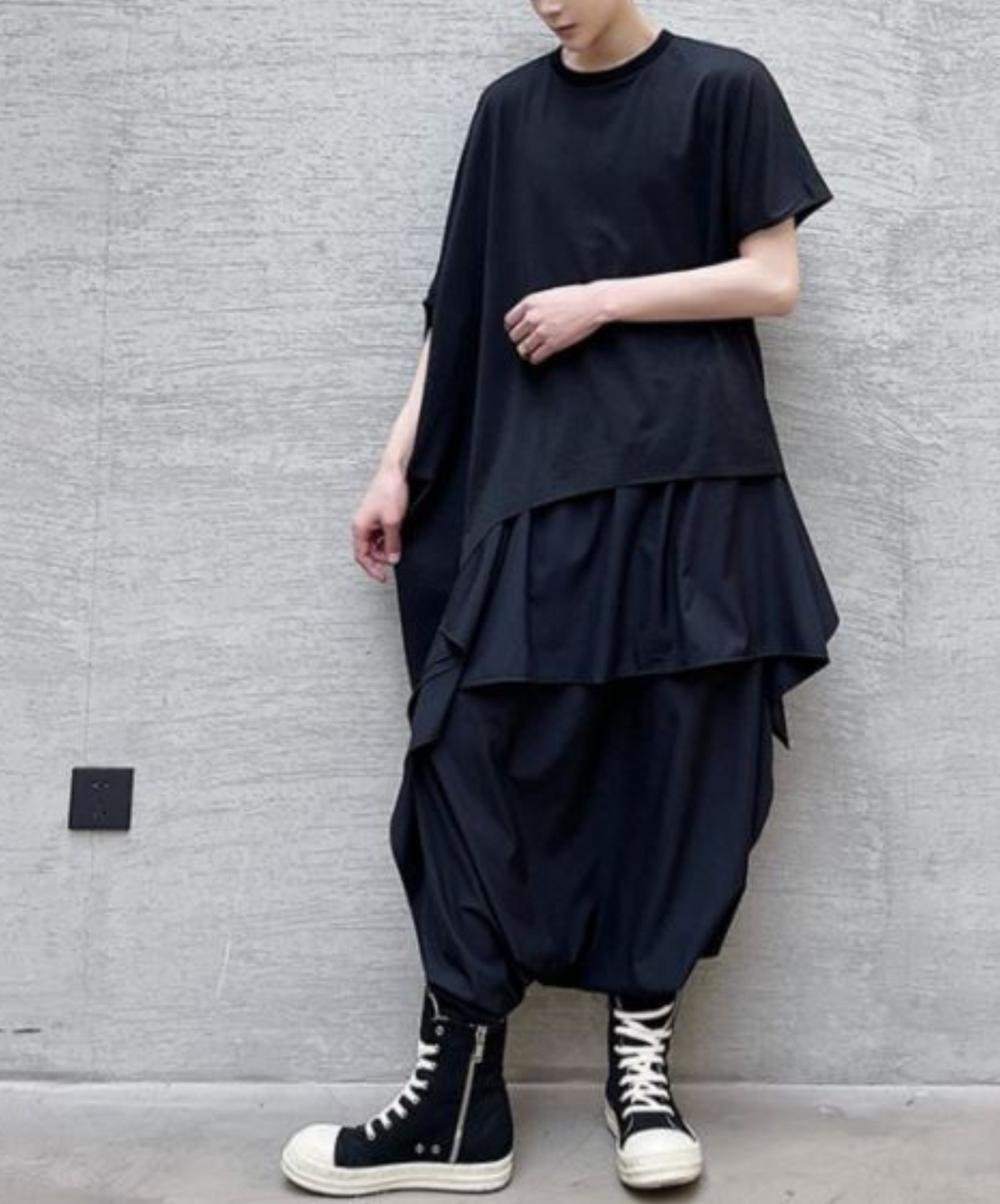 dark irregular hem short t-shirt EN861