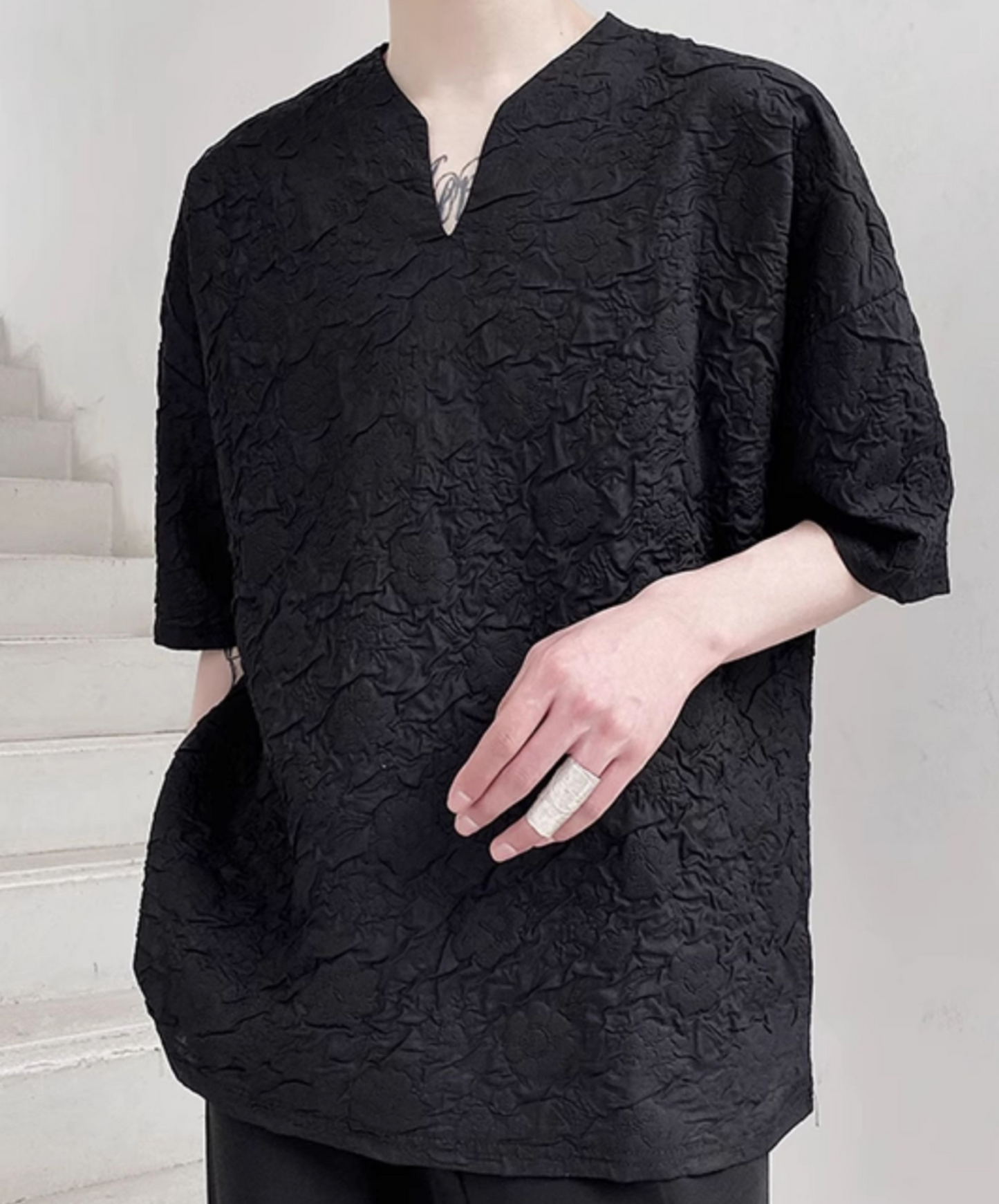 creased jacquard key neck t-shirt EN2253