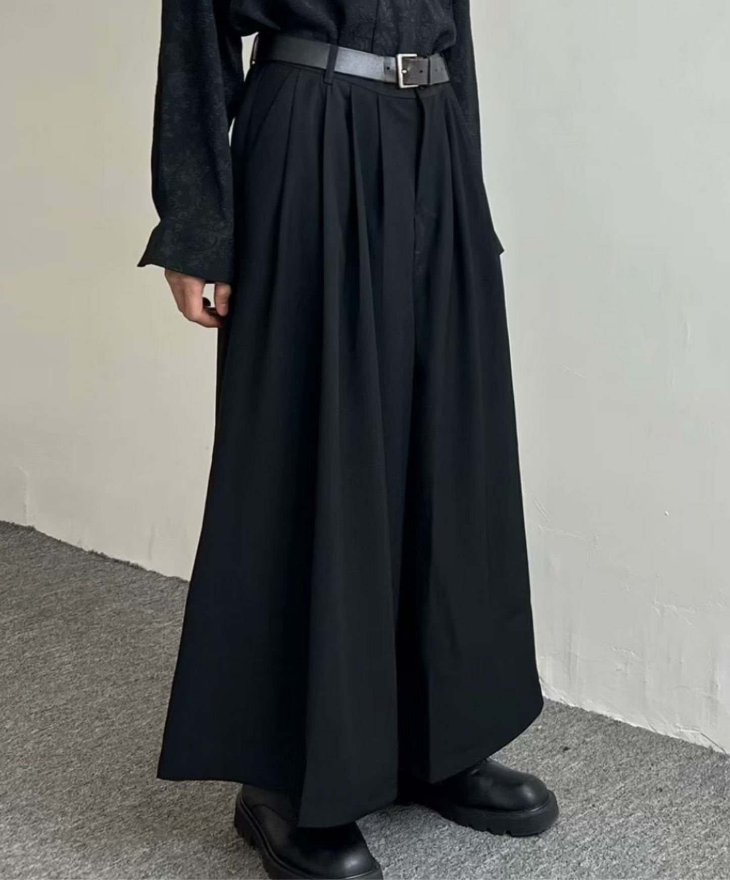 simple silhouette with tucks hakama pants EN2140