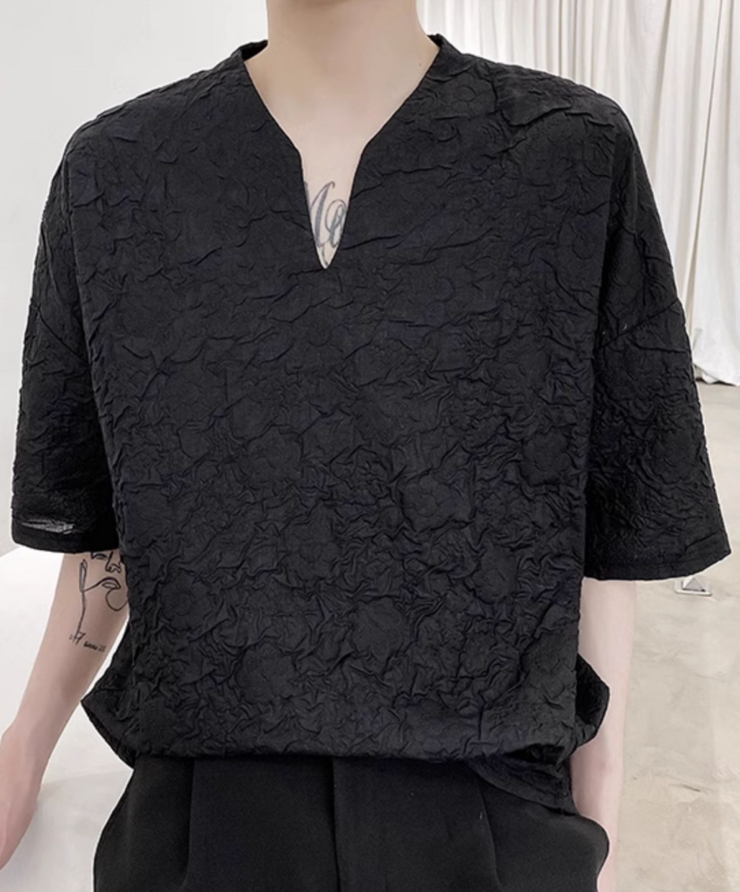 creased jacquard key neck t-shirt EN2253
