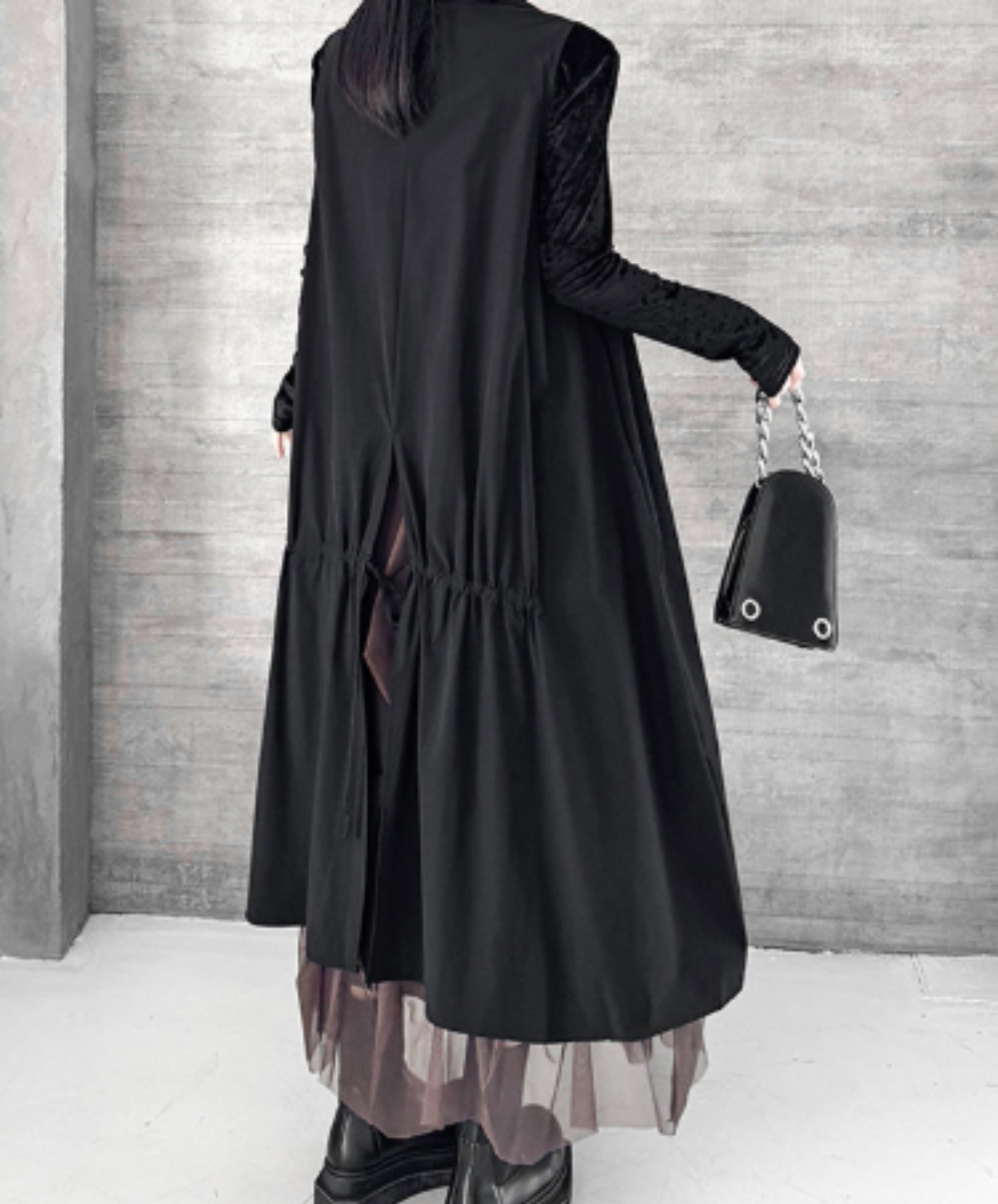 asymmetrical design, relaxed fit vest EN2969