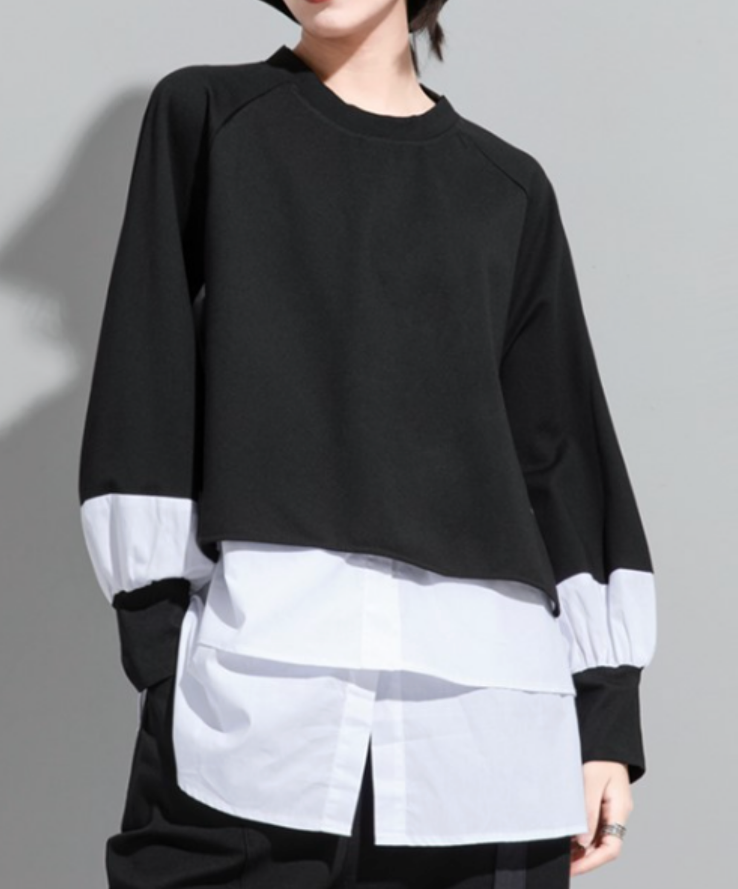 dark layered-look round collar sweatshirt EN2785