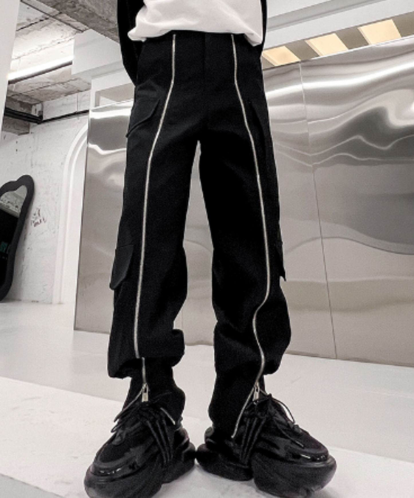 dark zip up cargo pants EN1351