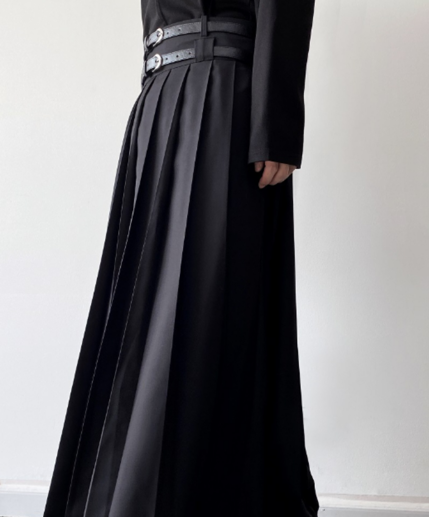 【style26】dark mode outfit set EN983( sweatshirts + skirt set)