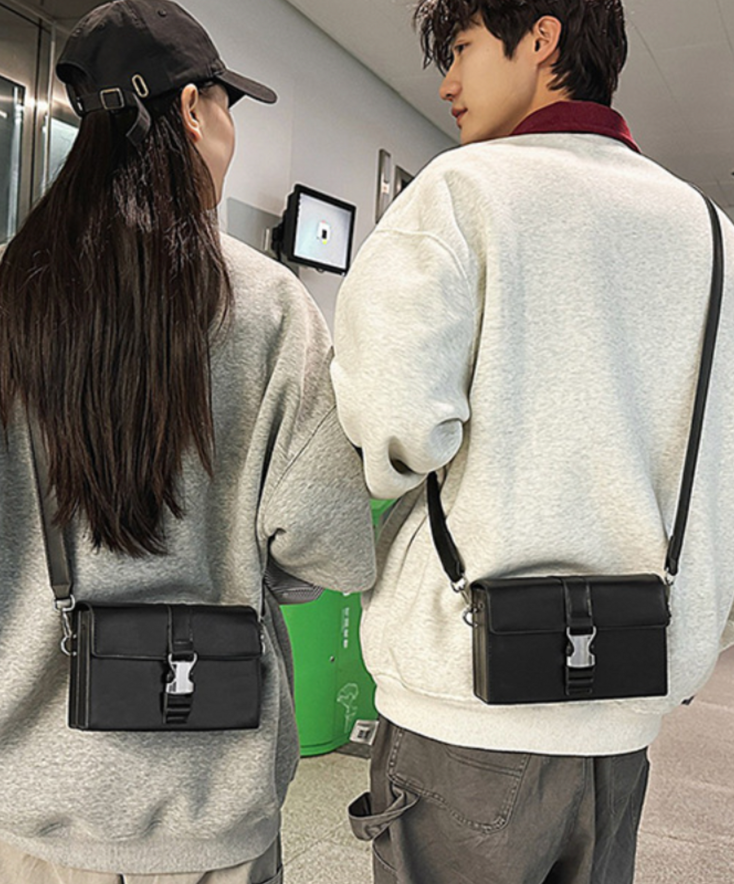 metal buckle square shoulder bag EN2103