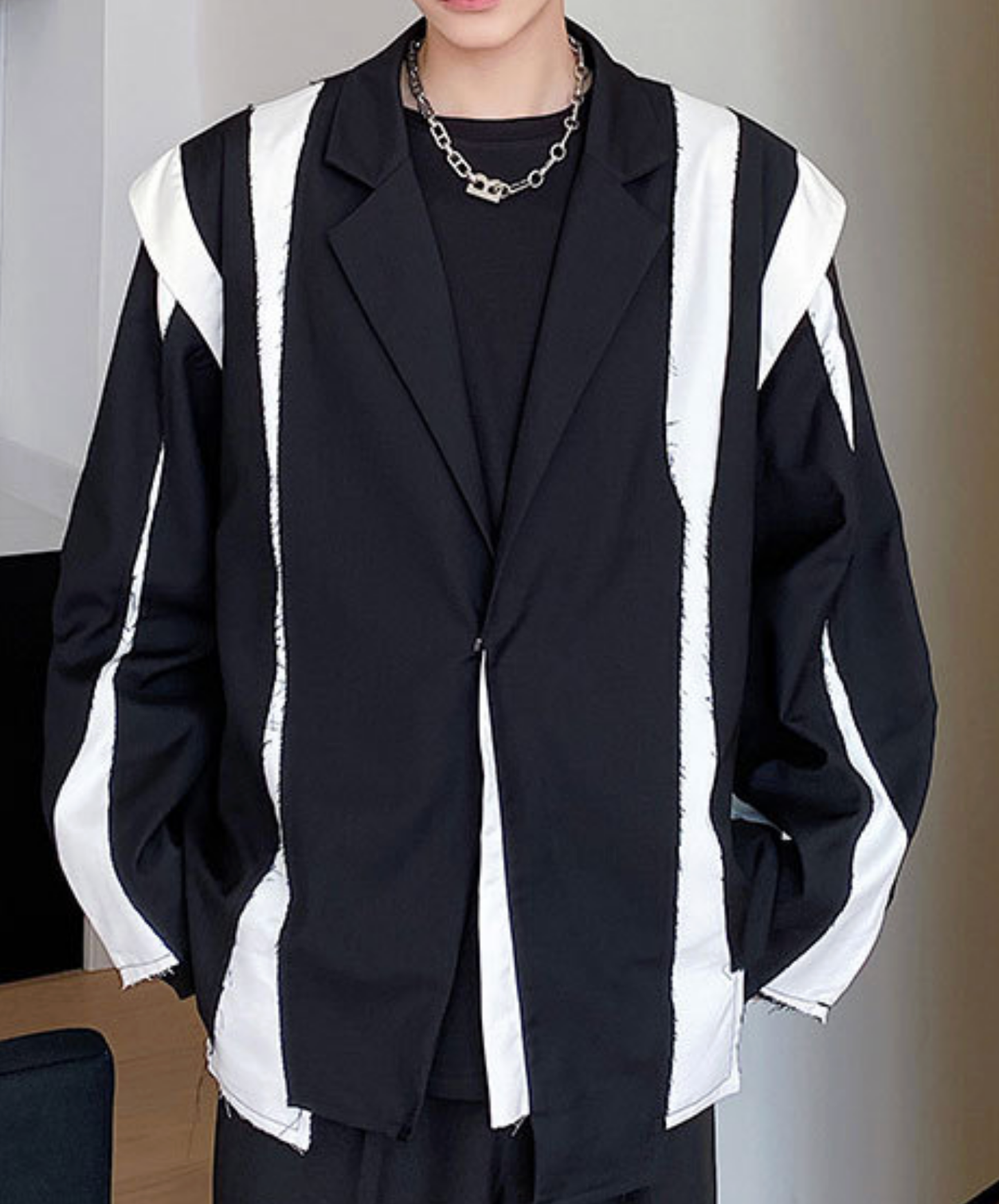 monotone patchwork with fuzzing jacket EN2695