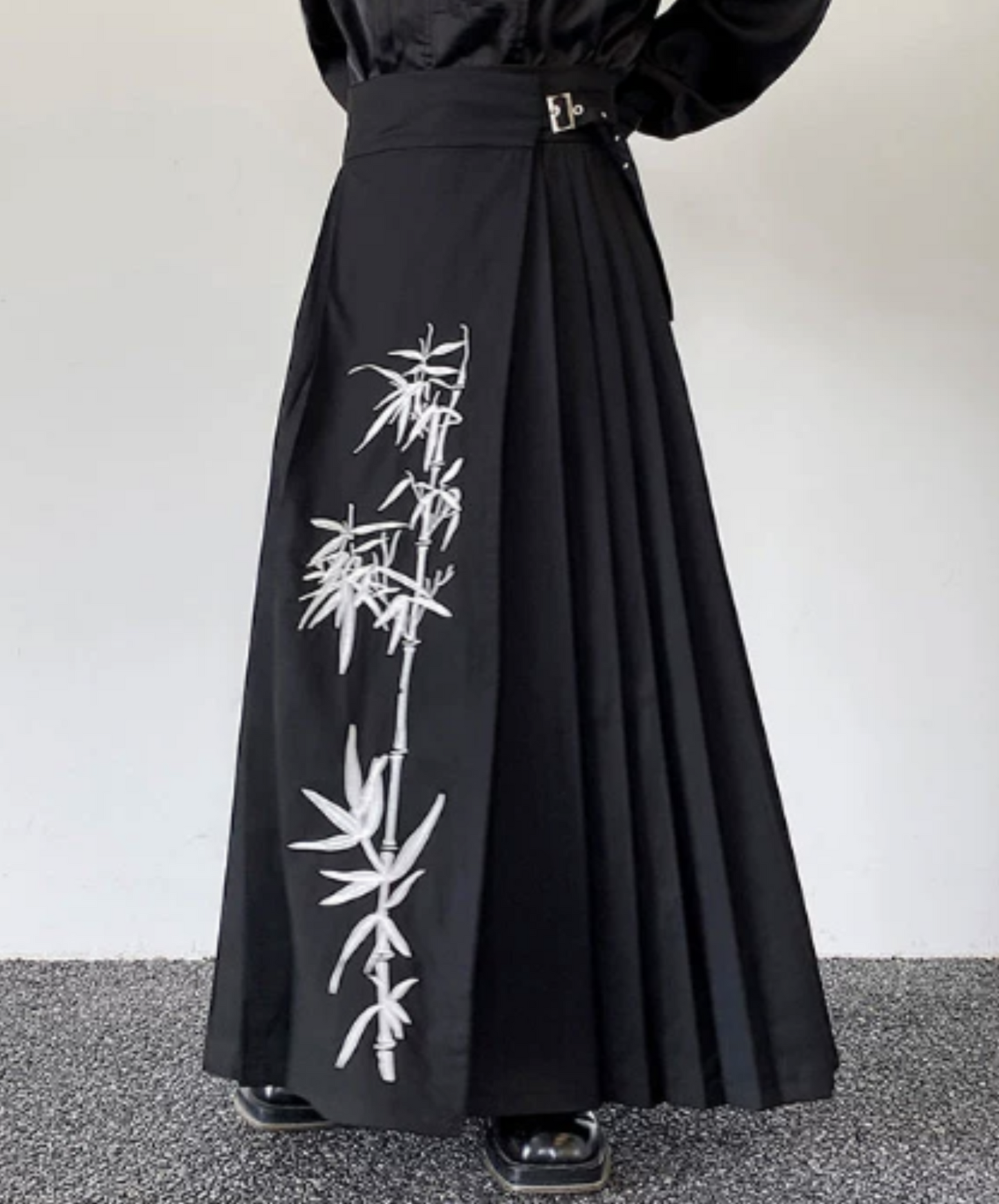 dark chinese bamboo design pleated skirt EN1132