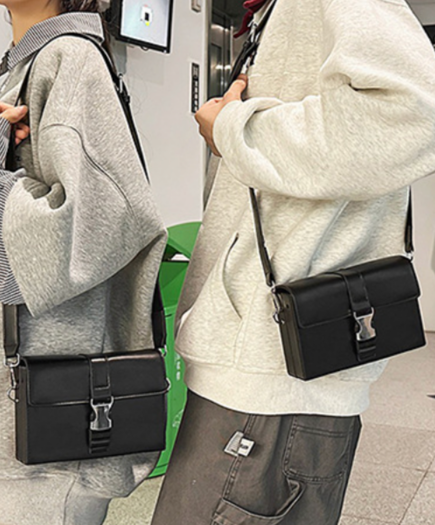 metal buckle square shoulder bag EN2103