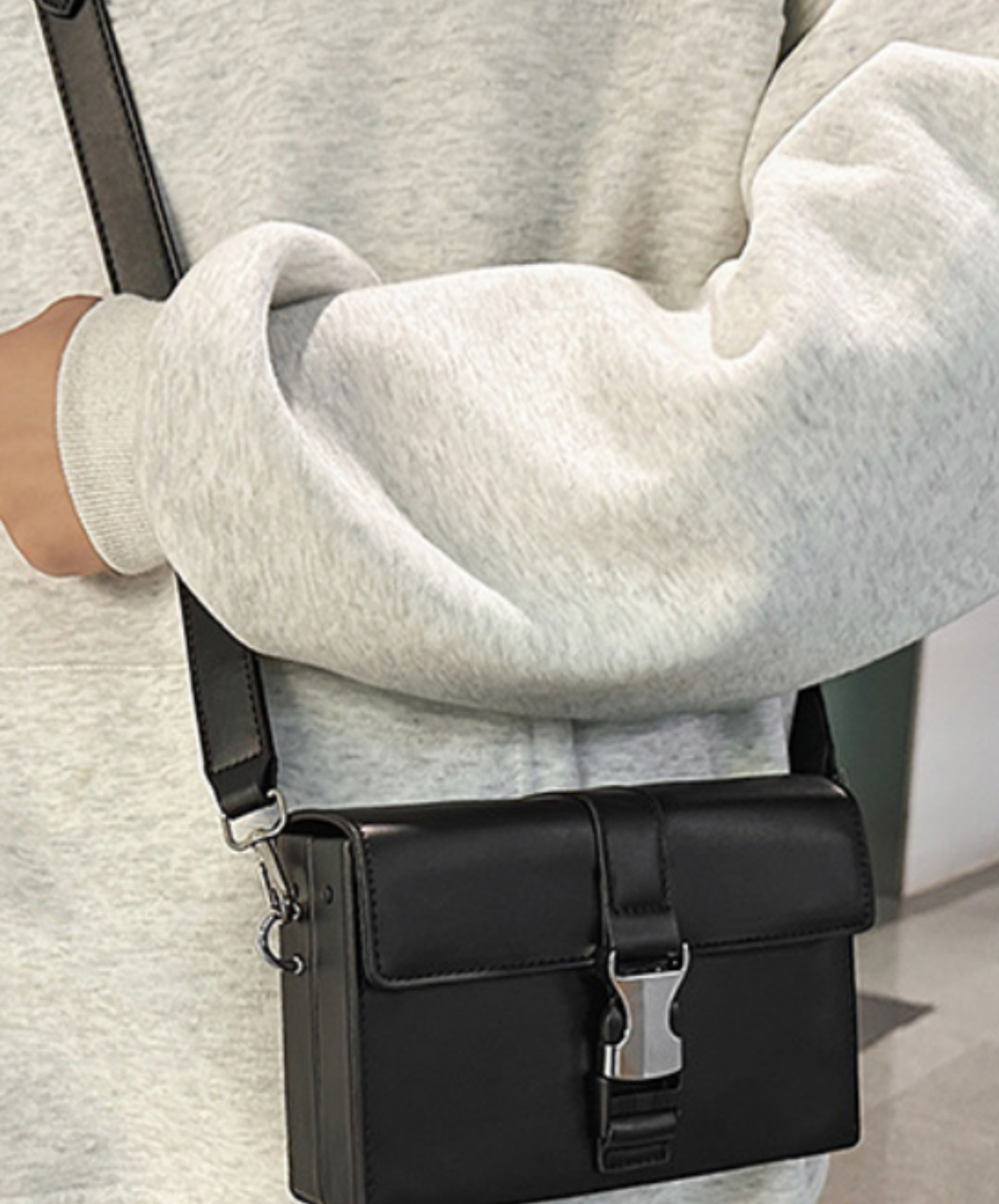 metal buckle square shoulder bag EN2103