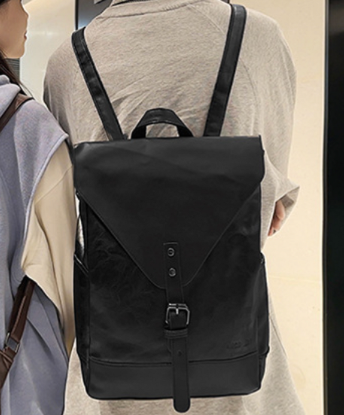 realistic textured triangular flap backpack bag EN2106
