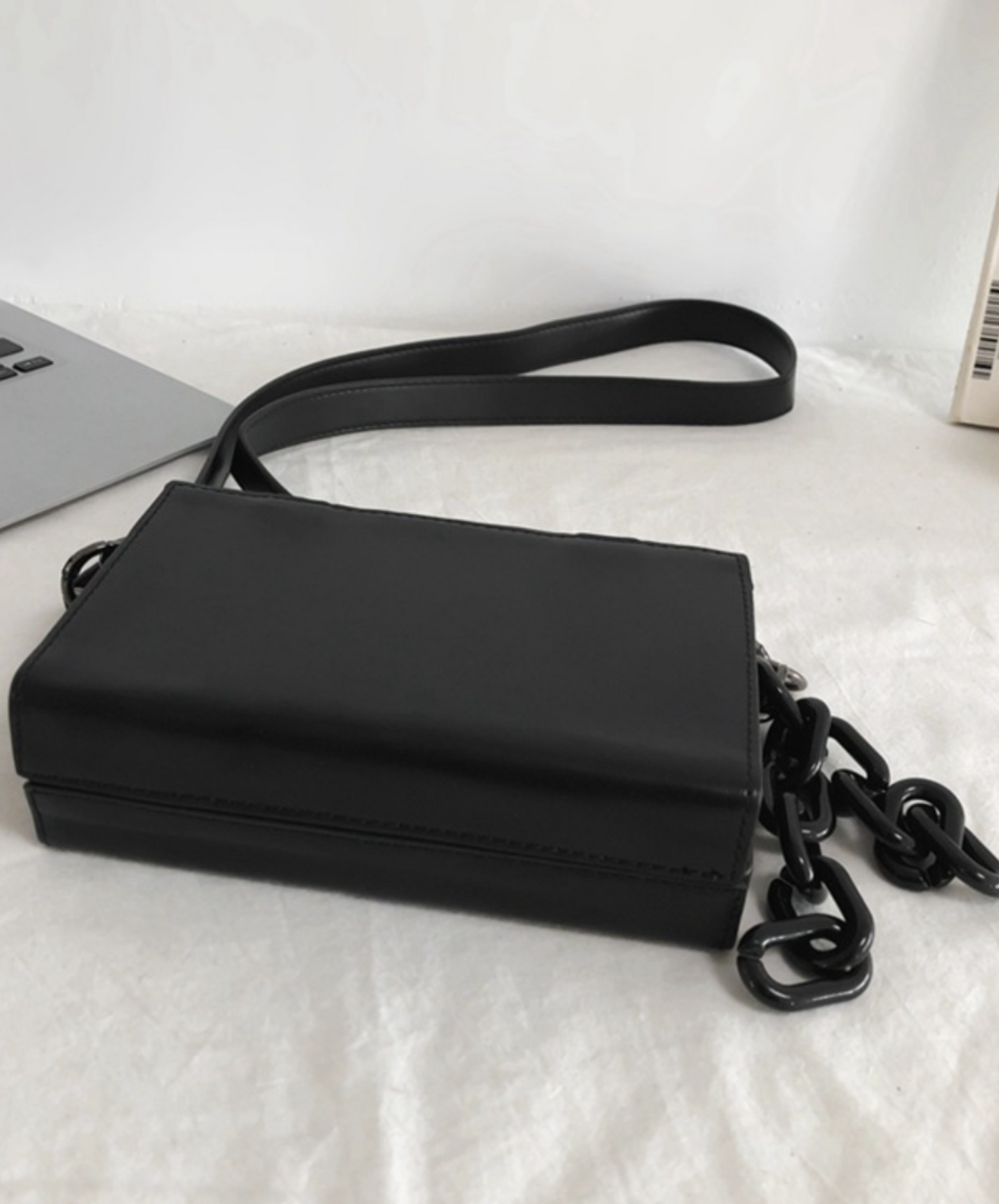 chain decoration small square shoulder bag EN1445