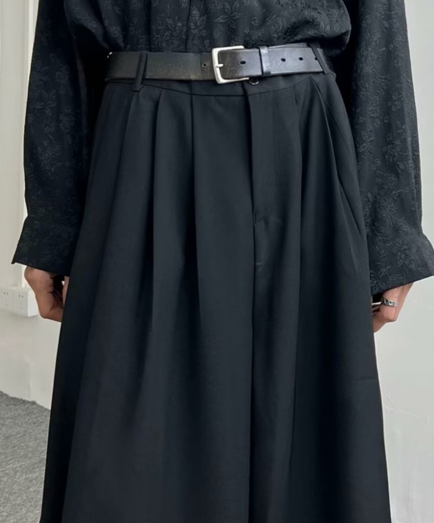 simple silhouette with tucks hakama pants EN2140