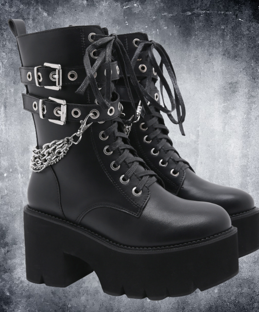double belt x multiple chain boots EN2396