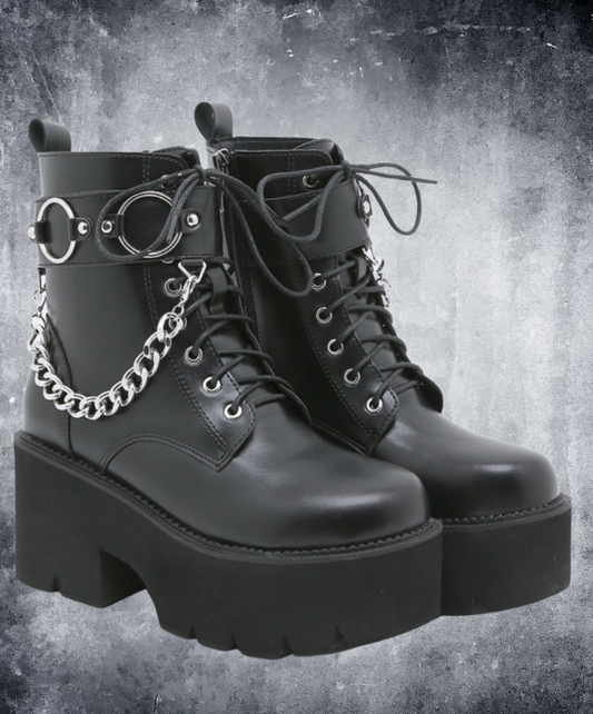 belt with metal chain hoop zip up boots EN2312