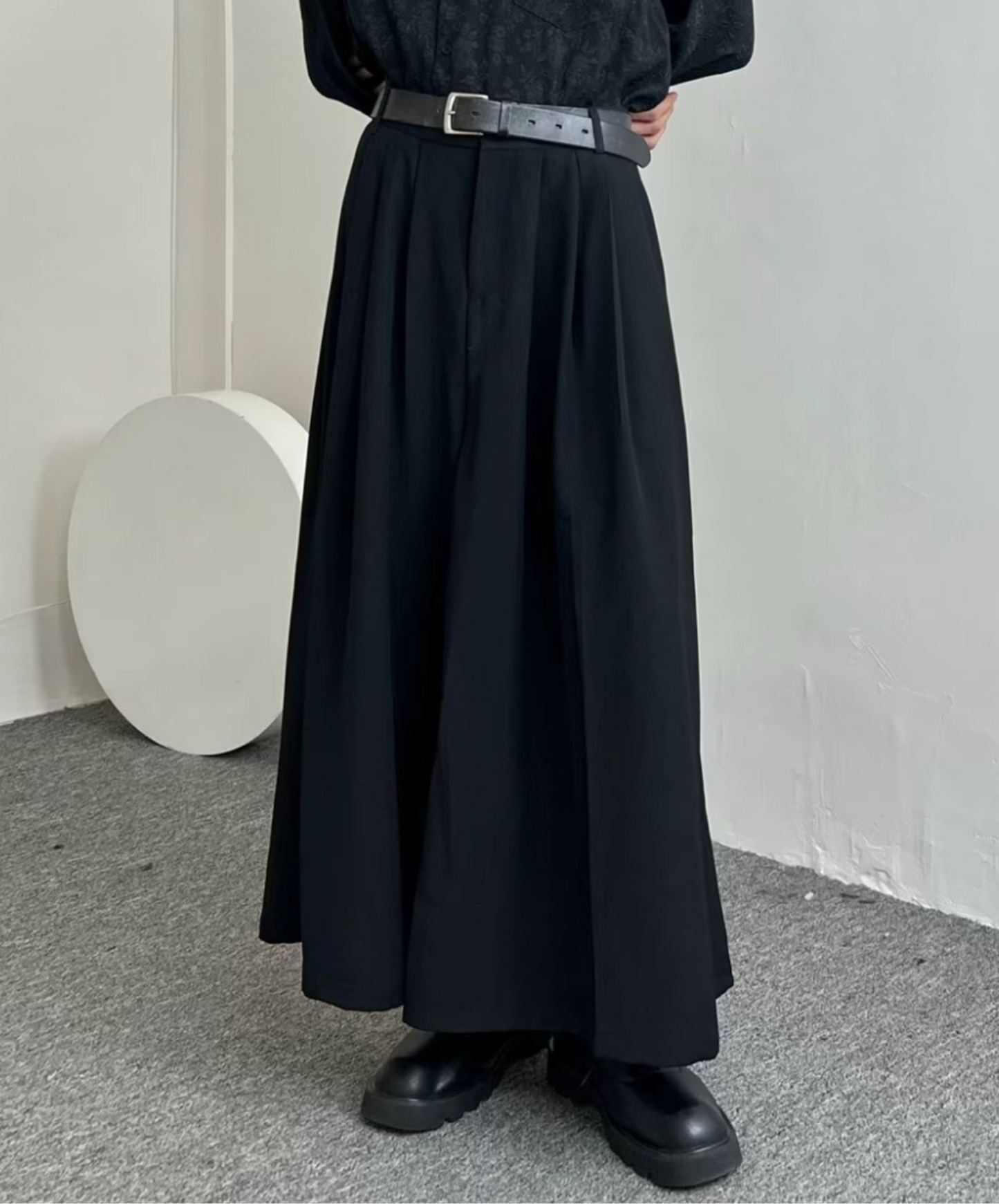 simple silhouette with tucks hakama pants EN2140