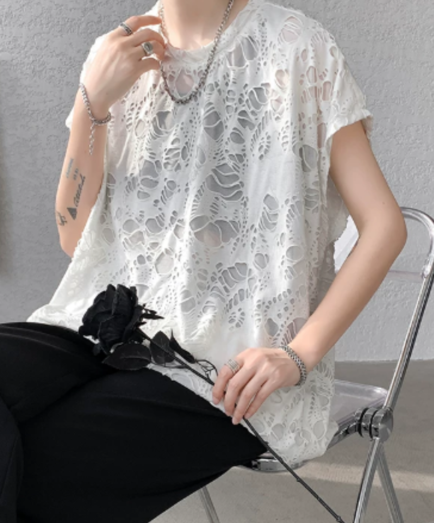 distressed finish, loose silhouette t-shirt EN2938