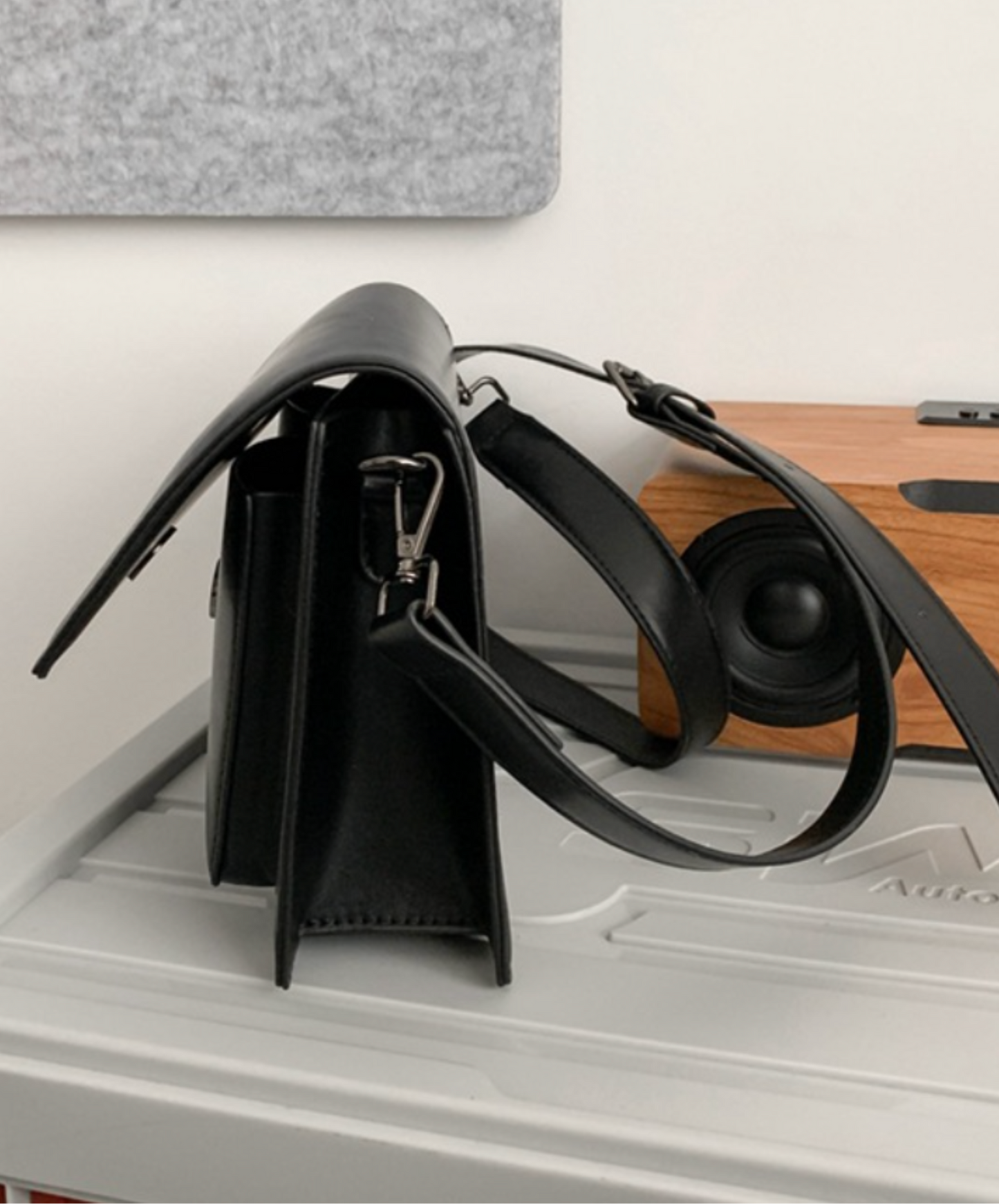 square round button with open pocket bag EN2104