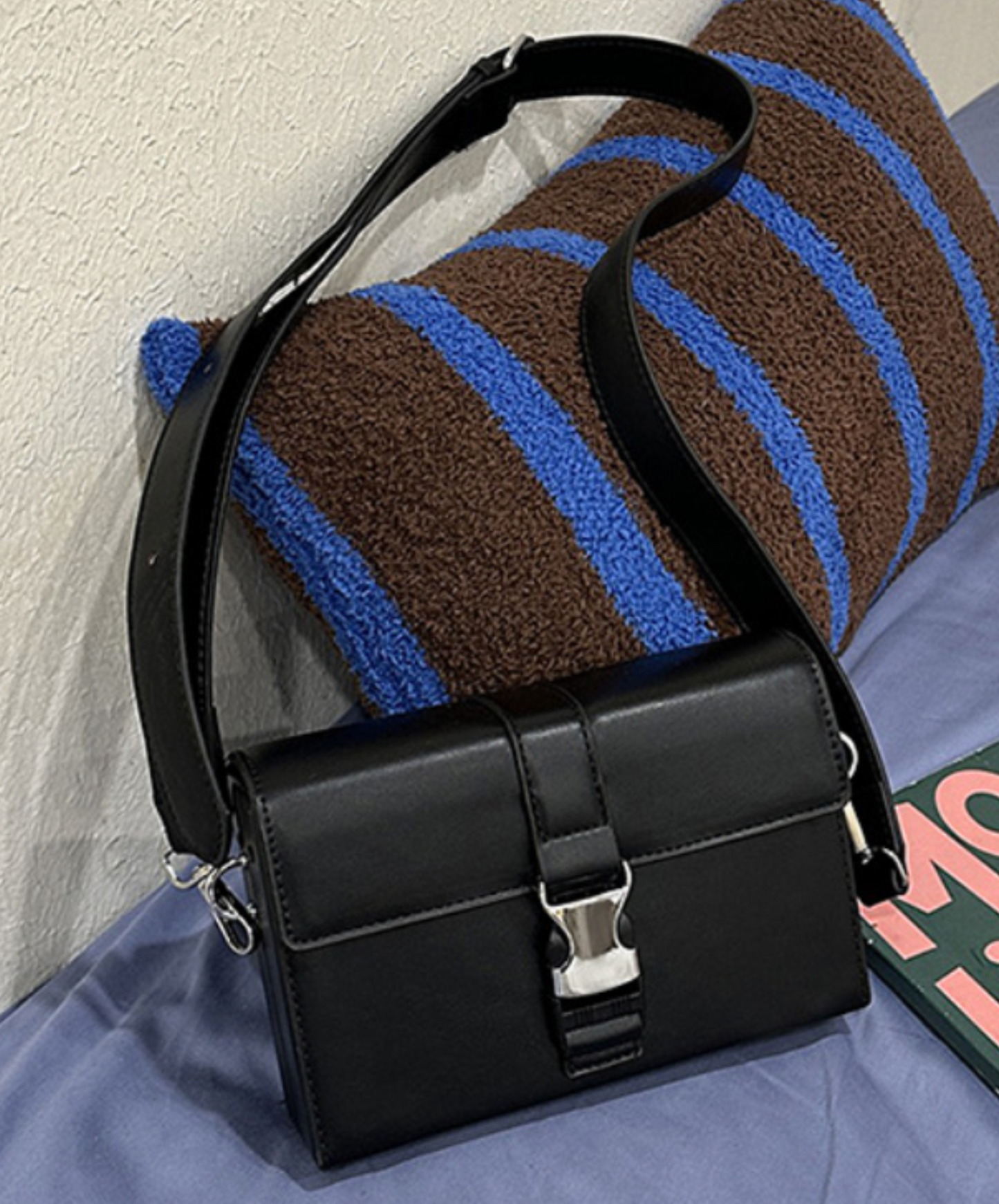 metal buckle square shoulder bag EN2103