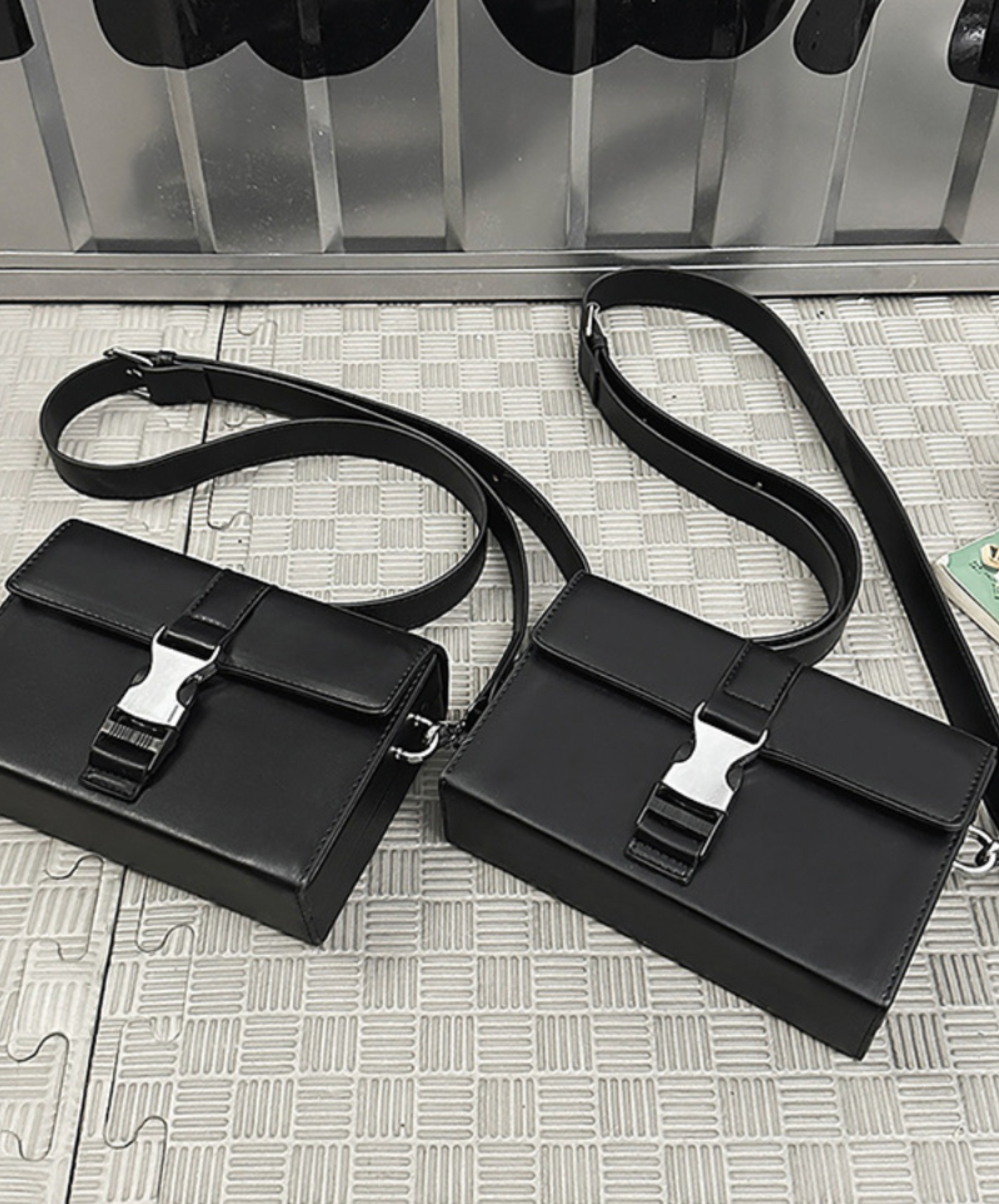metal buckle square shoulder bag EN2103