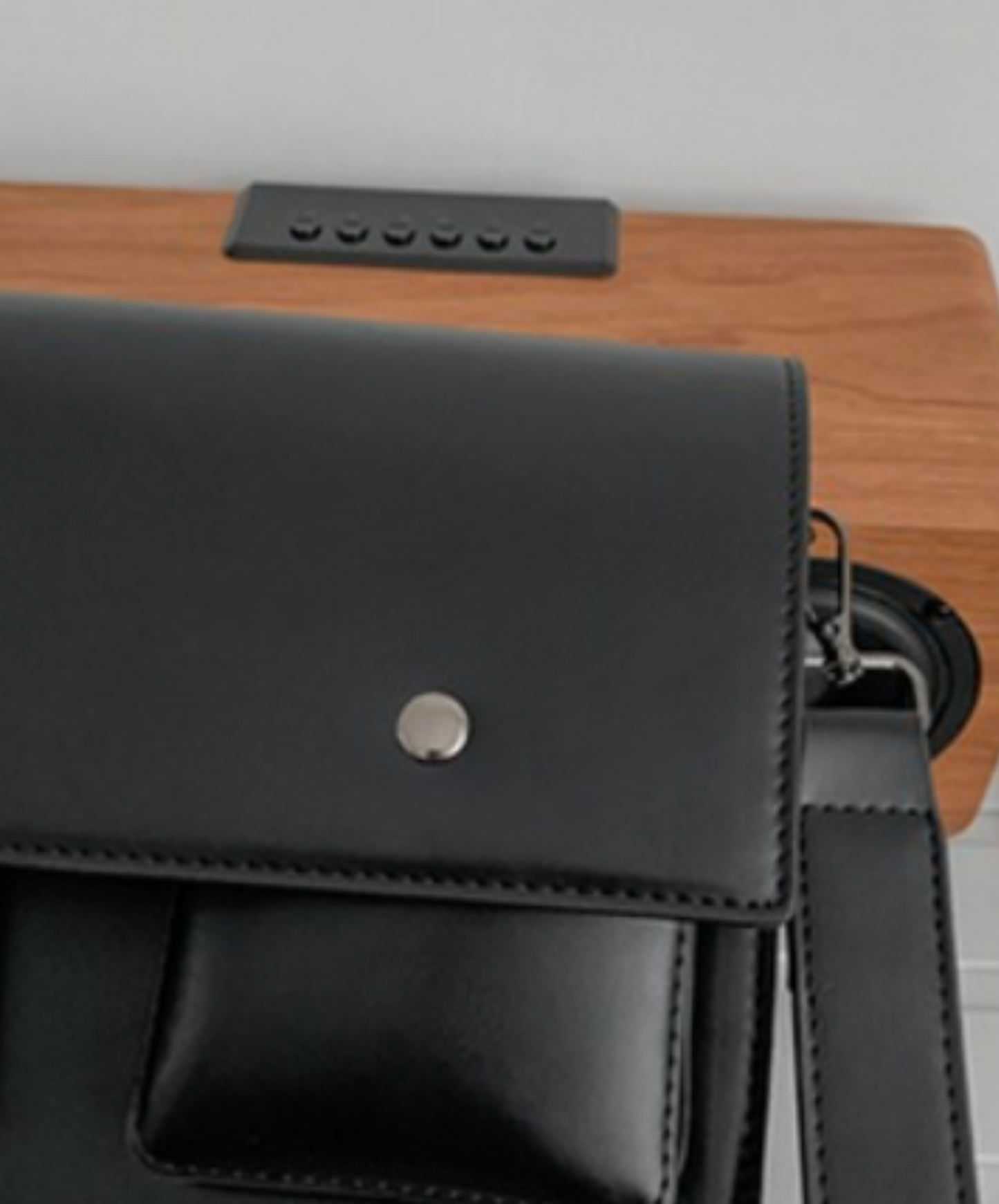 square round button with open pocket bag EN2104