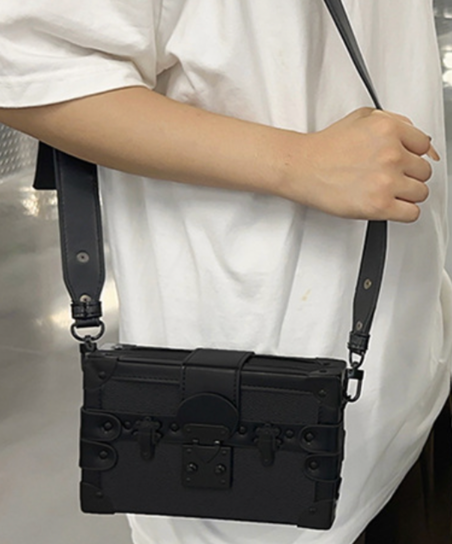 retro treasure chest design shoulder bag EN2131