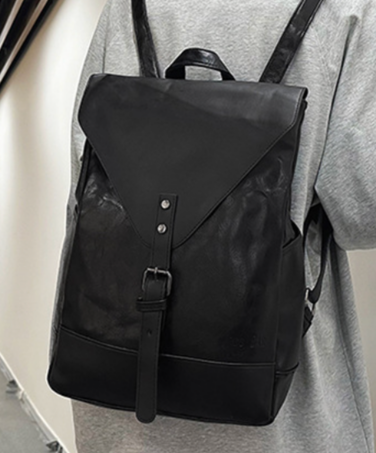 realistic textured triangular flap backpack bag EN2106