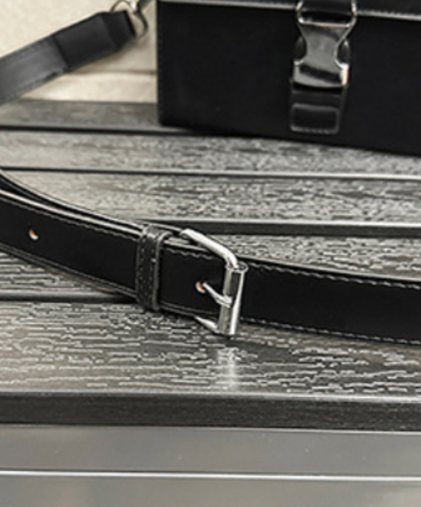 metal buckle square shoulder bag EN2103