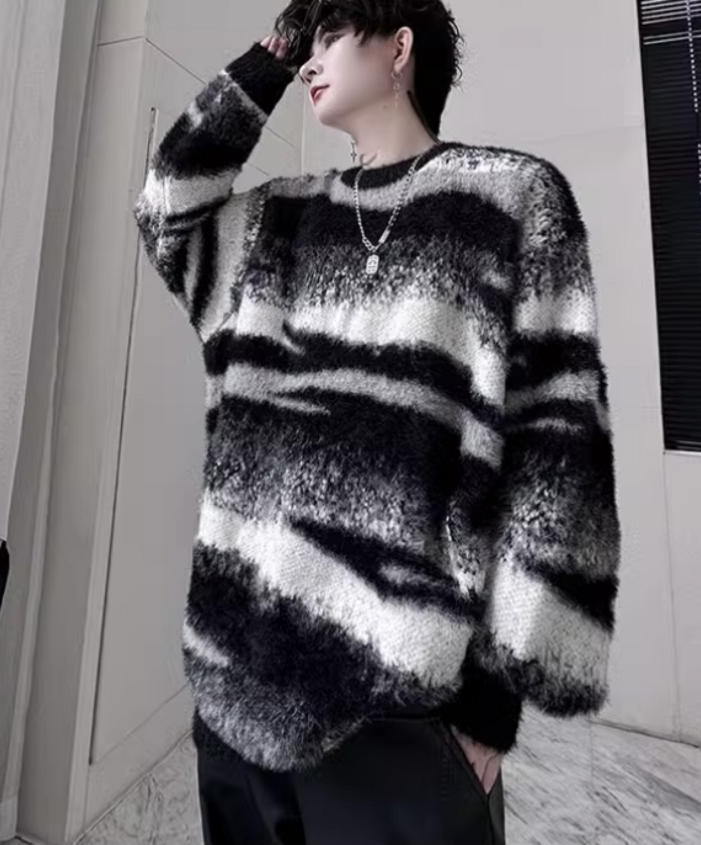 monotone irregular border sweater EN1870