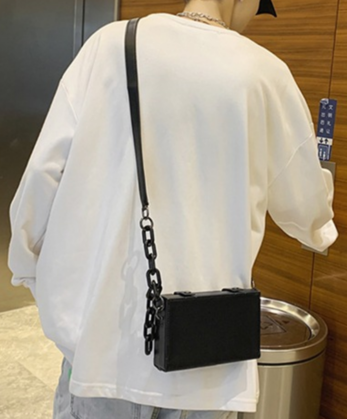 chain decoration small square shoulder bag EN1445