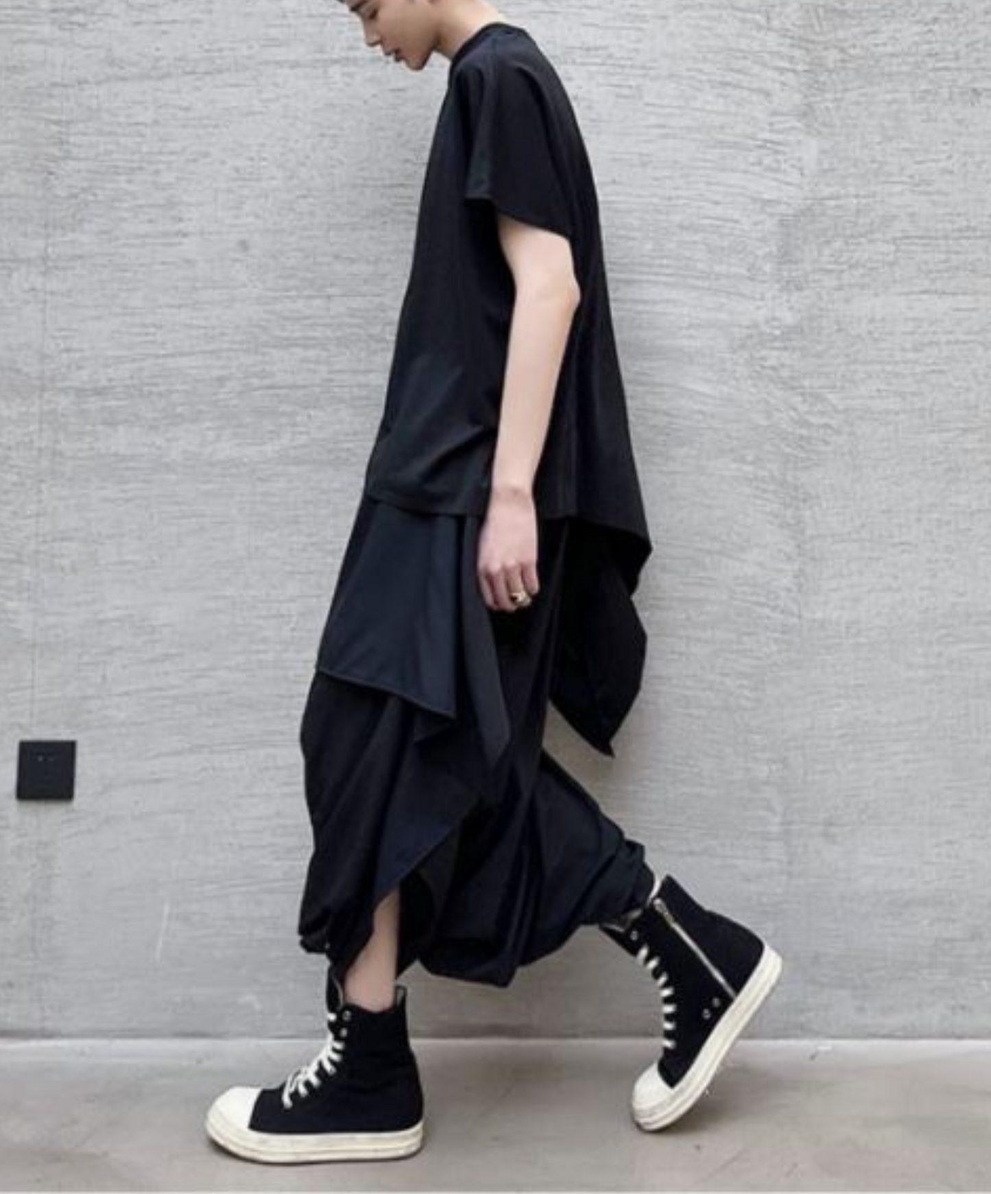 dark irregular hem short t-shirt EN861