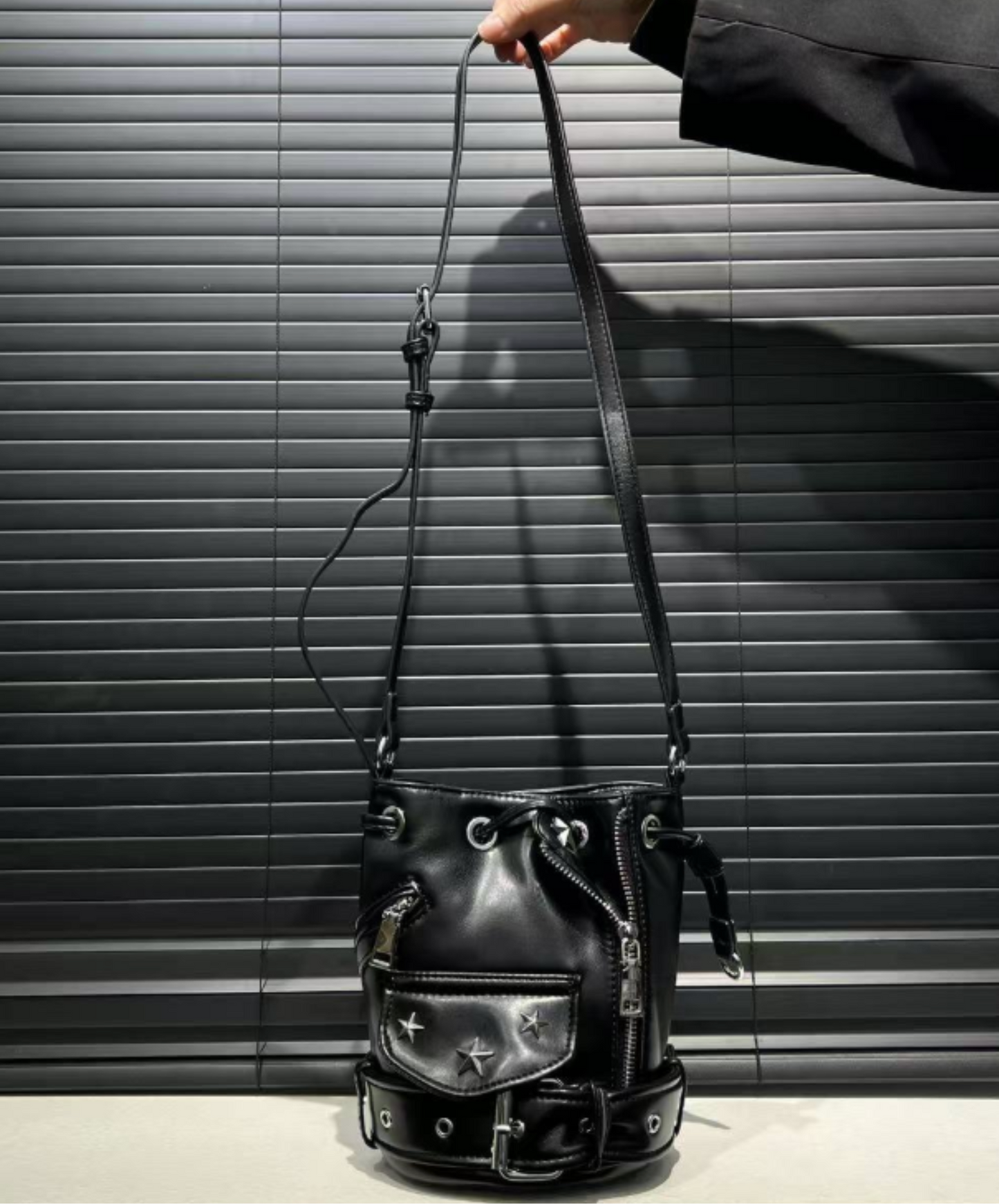 retro drawstring cross body bag EN2301