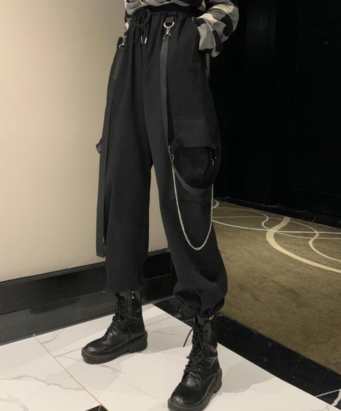 long belt and silver chain cargo pants EN2040