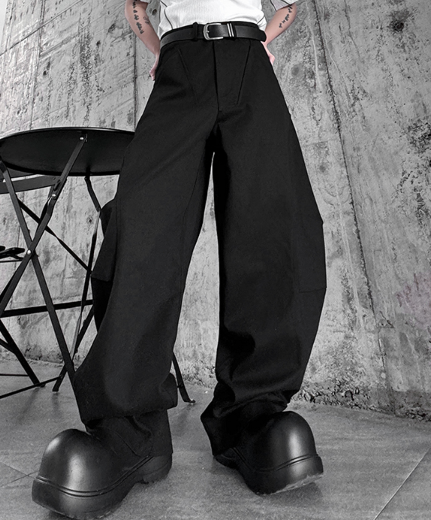 dark special curved silhouette wide pants EN2363