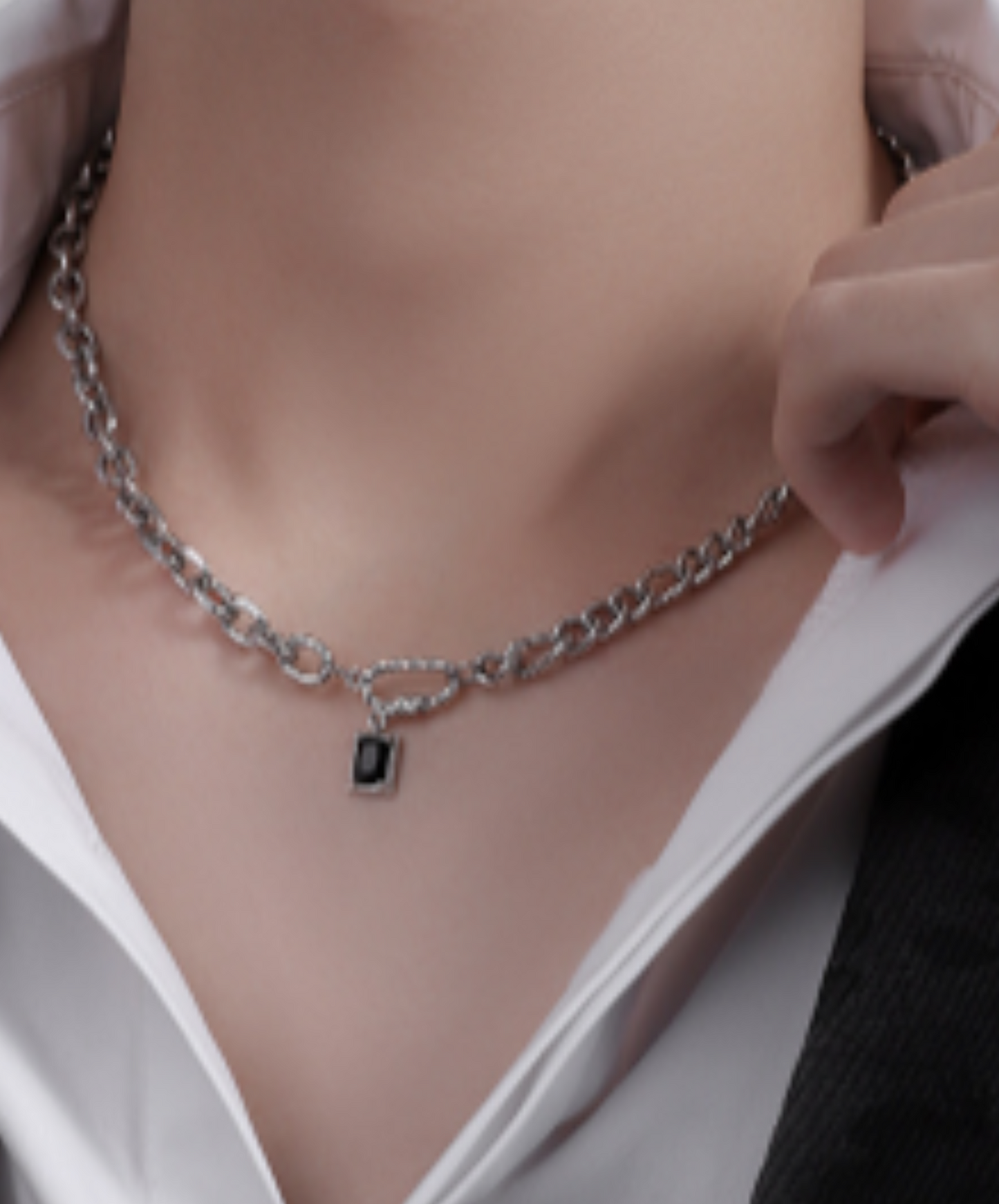 square black stone lightweight necklace EN2030