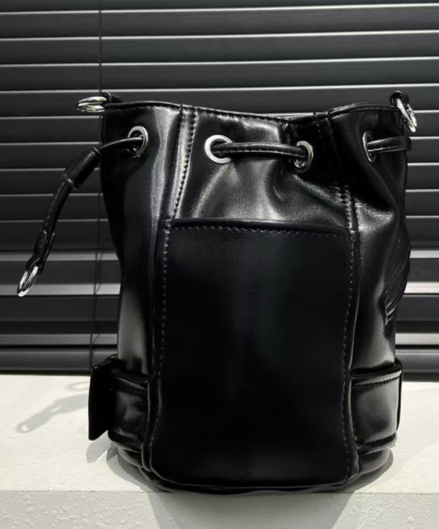 retro drawstring cross body bag EN2301