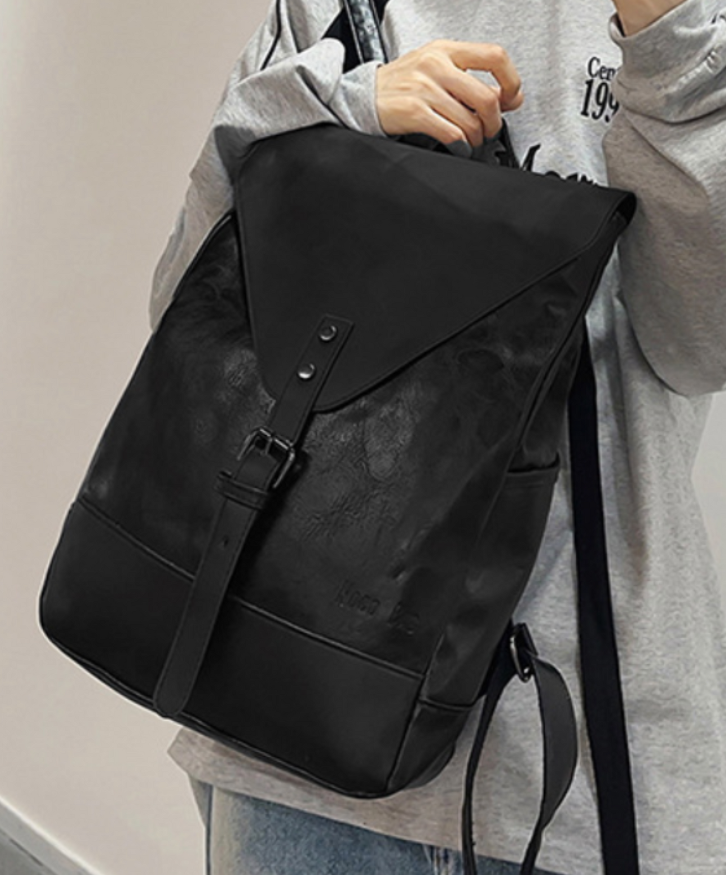 realistic textured triangular flap backpack bag EN2106