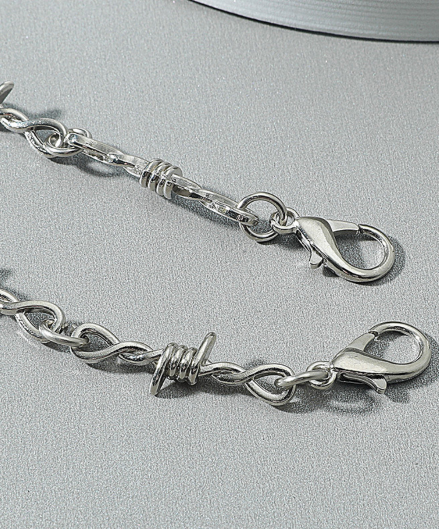 dark thorn motif necklace EN2265