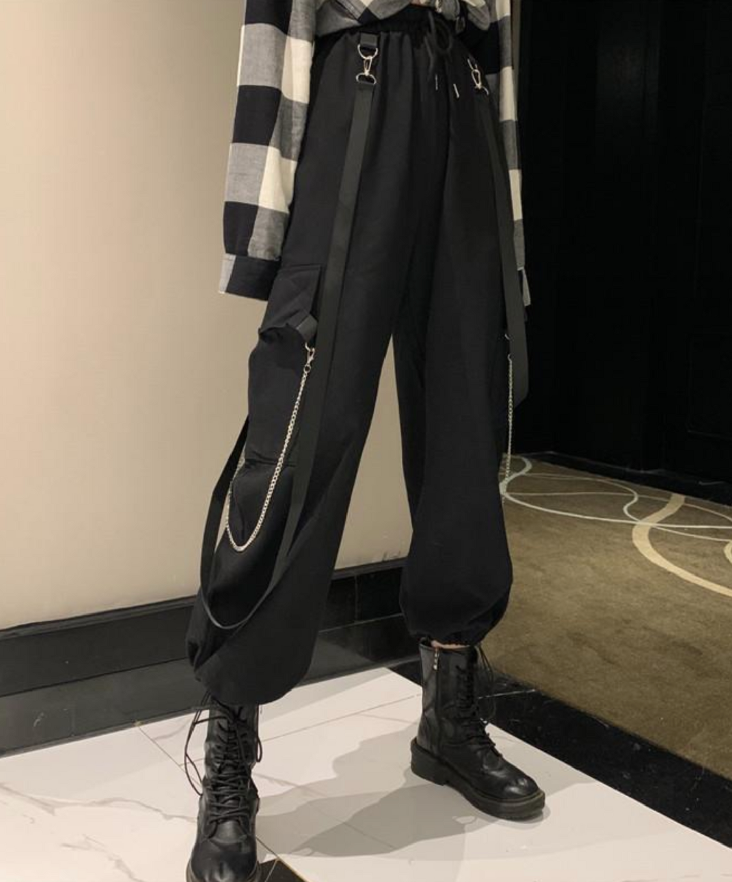 long belt and silver chain cargo pants EN2040