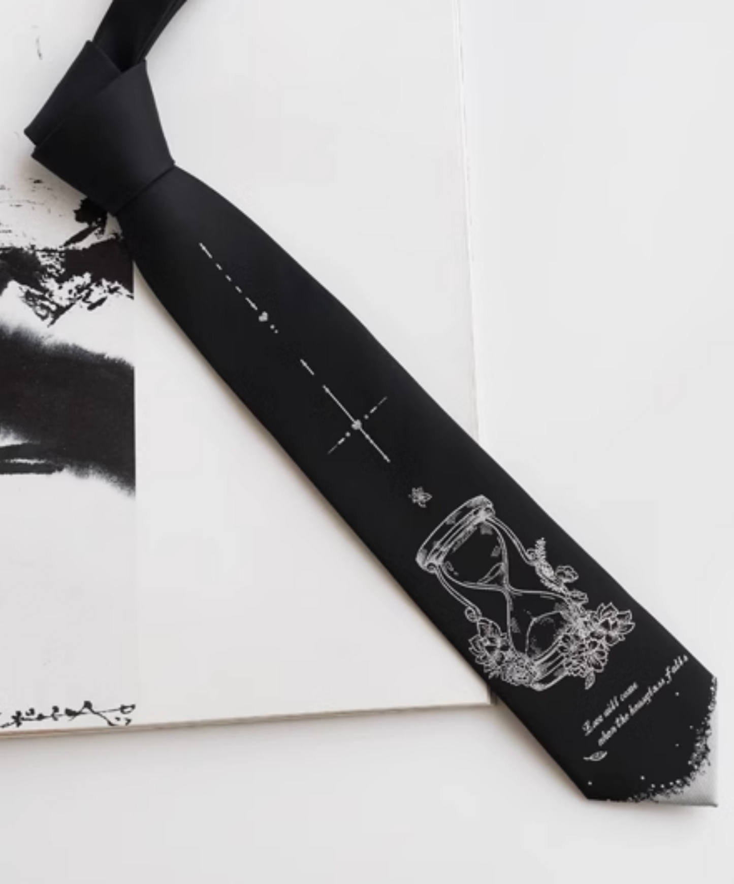 hourglass design necktie EN1238