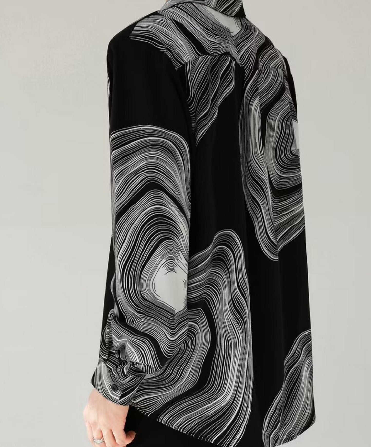 dark tree ring motif shirt EN2407