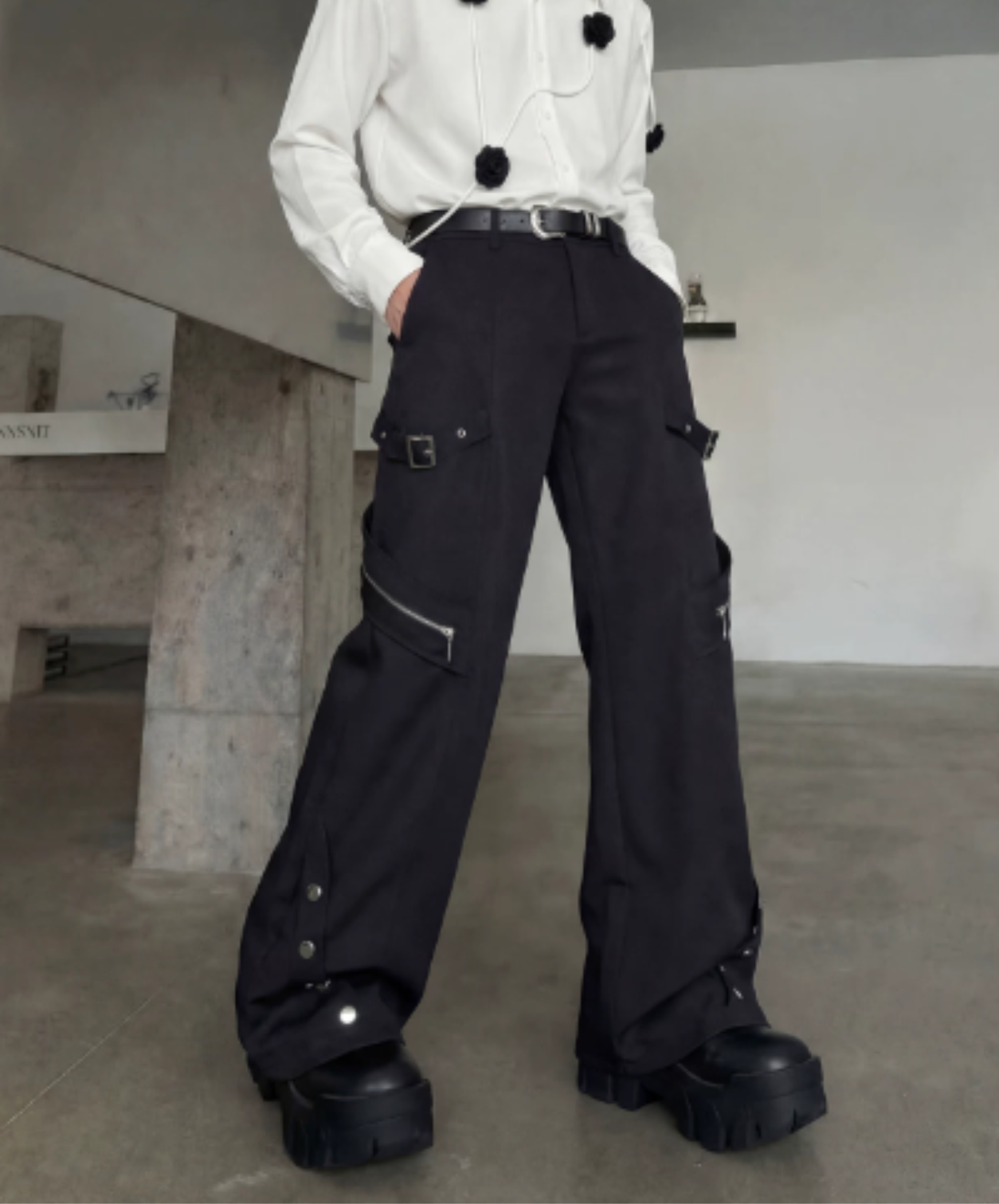 zip-detailed flared silhouette pants EN3143